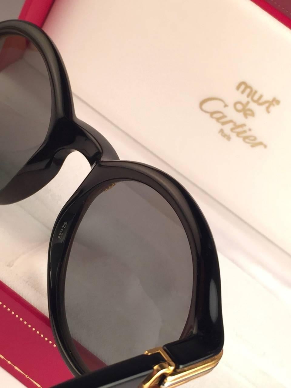 New Cartier Cabriolet Round Black & Gold 52MM 18K Gold Sunglasses France 1990's In New Condition In Baleares, Baleares