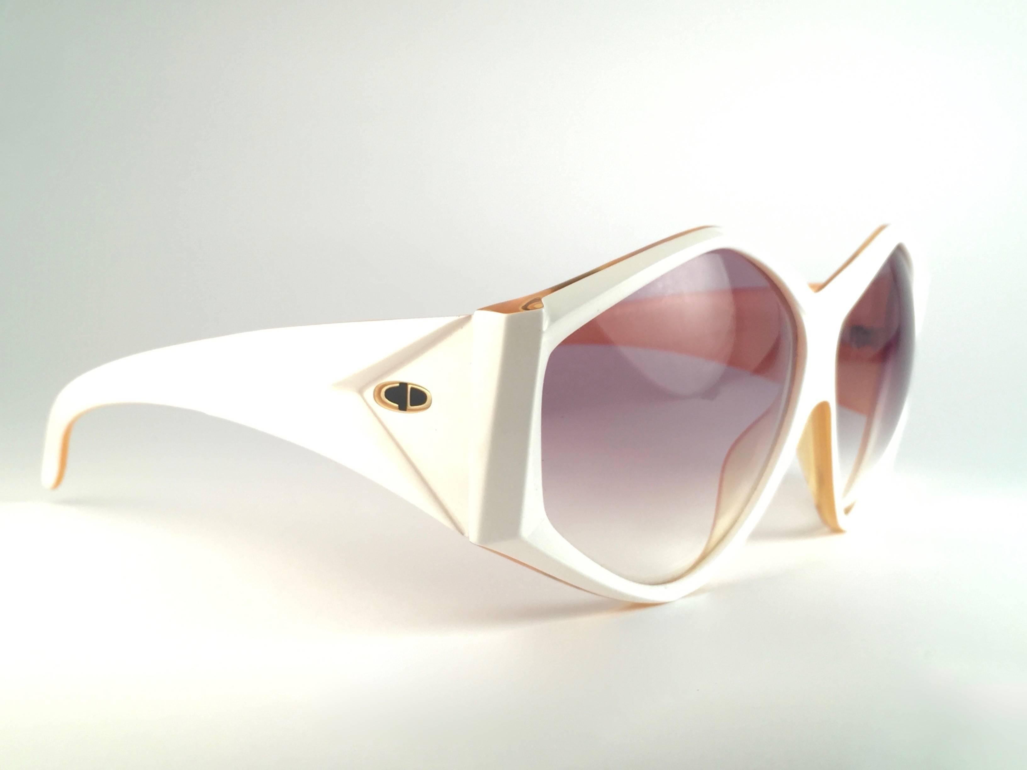 Gris Christian Dior - Lunettes de soleil vintage Origami Optyl blanches 2230 70, neuves, Allemagne en vente