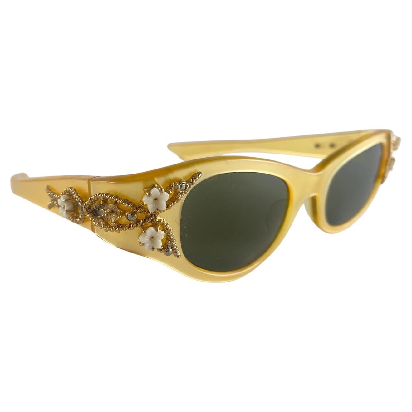 Lunettes de soleil Vintage May Midcentury Bejewelled Cat Eye Made In USA