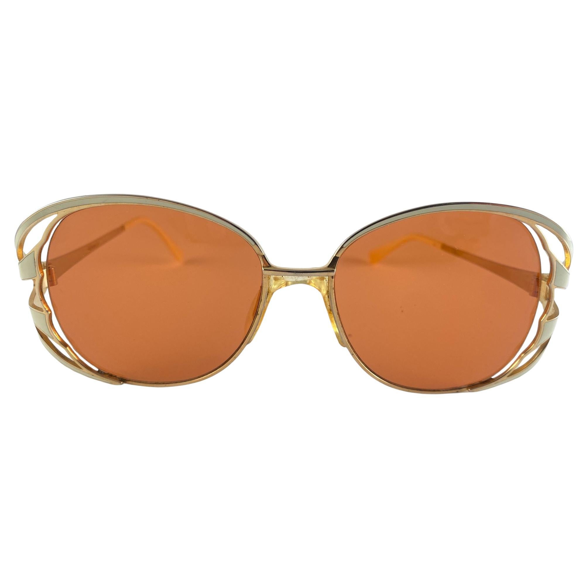 Nuevo Gafas de sol vintage Tura Mod 825 con montura overzised beige y dorada años 70 Japón