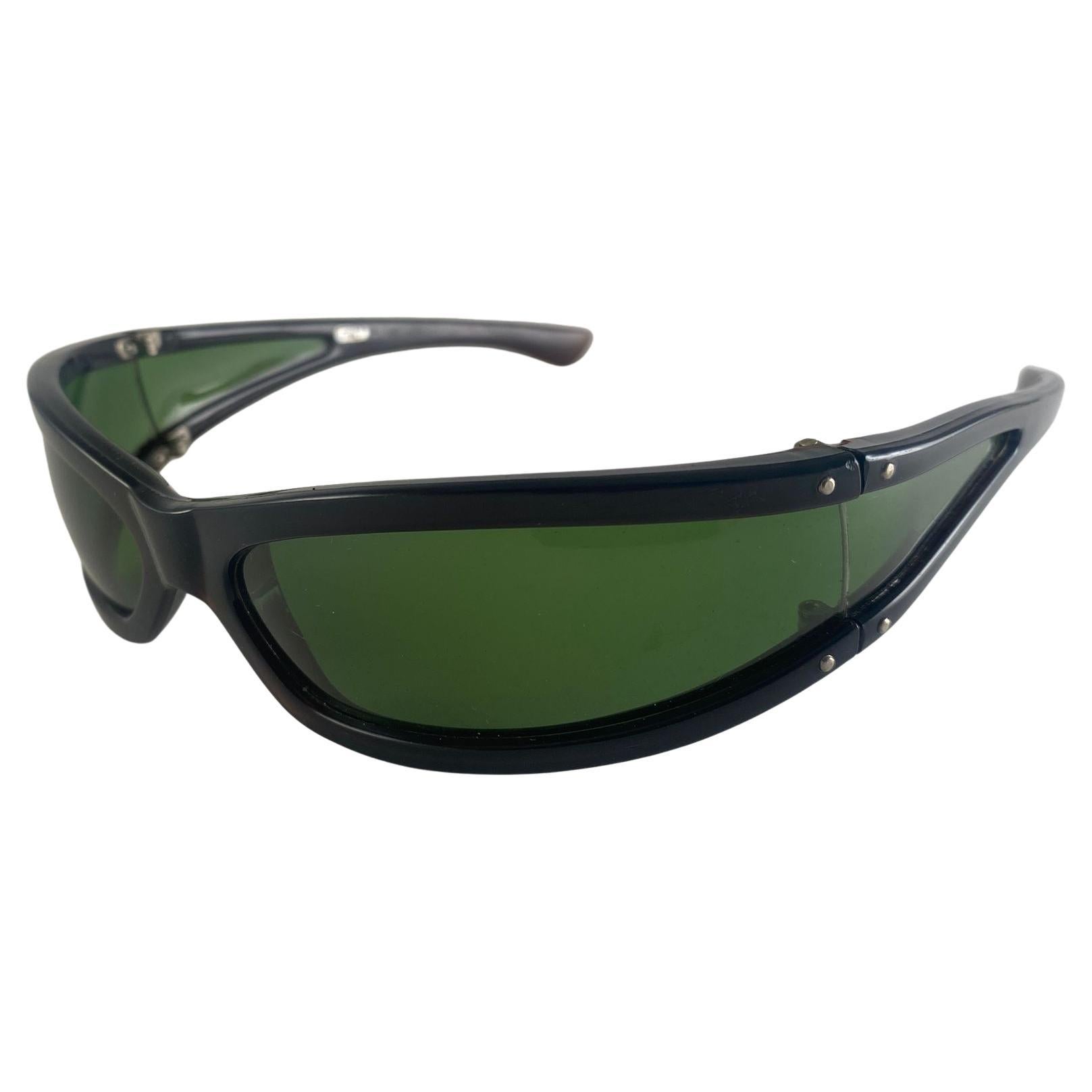 Gafas de sol Vintage Midcentury Mask Wrap Around Black Frame Italy Made en venta