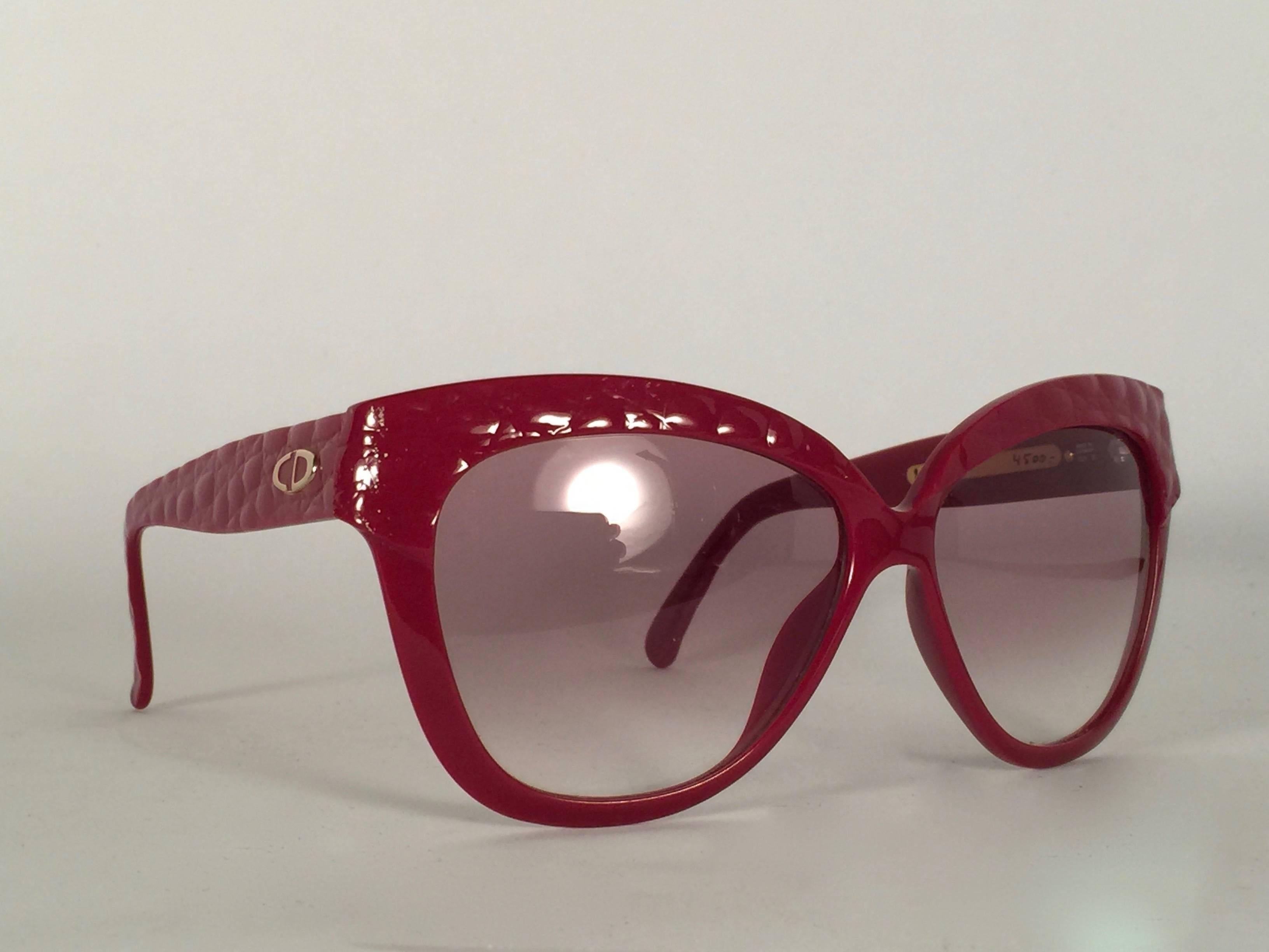 Mint Vintage Christian Dior 2321 Quilted Red Optyl Sunglasses Germany In New Condition In Baleares, Baleares