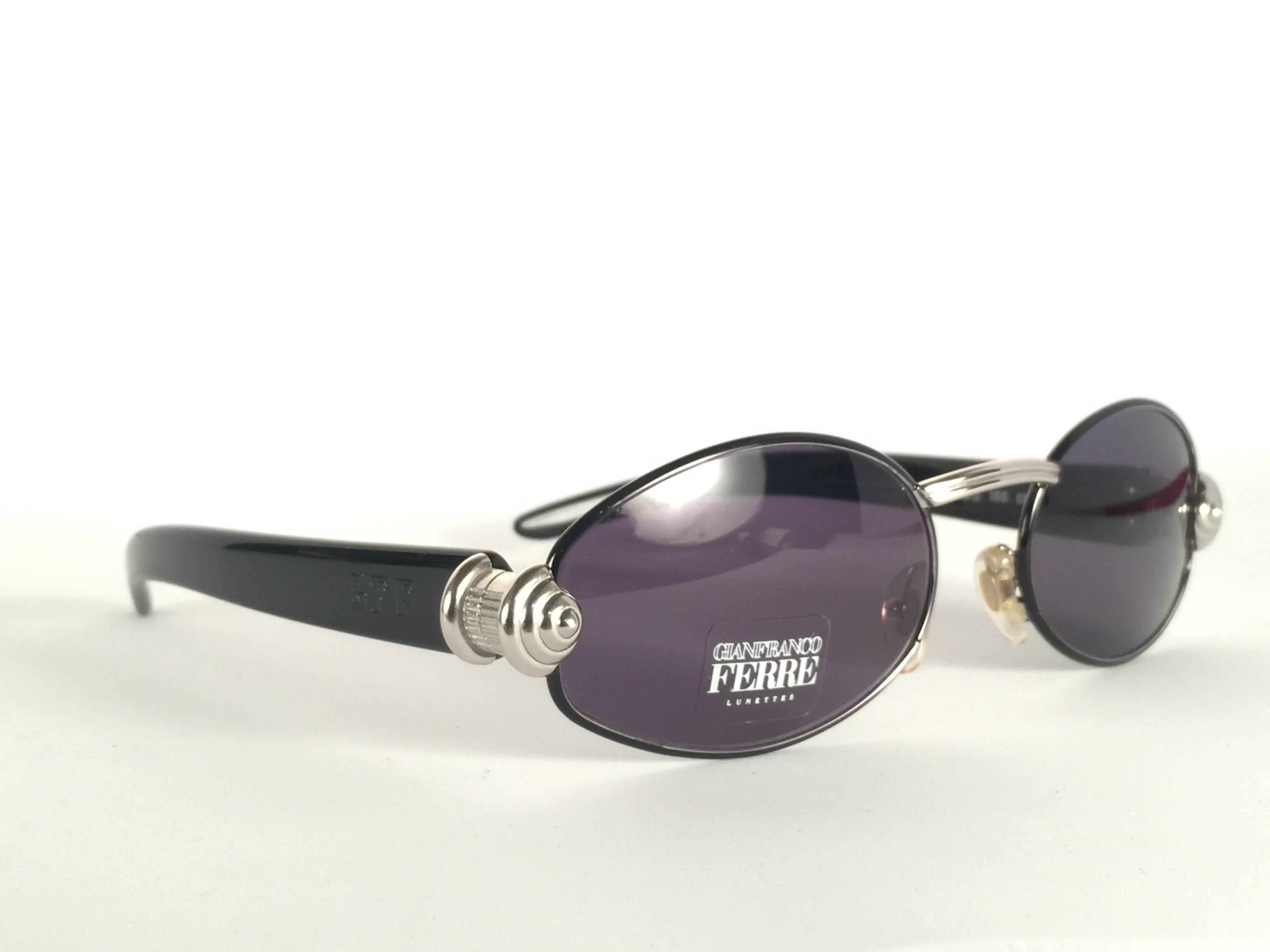 New Vintage Gianfranco Ferre Oval 1990's Made in Italy Sunglasses In New Condition In Baleares, Baleares