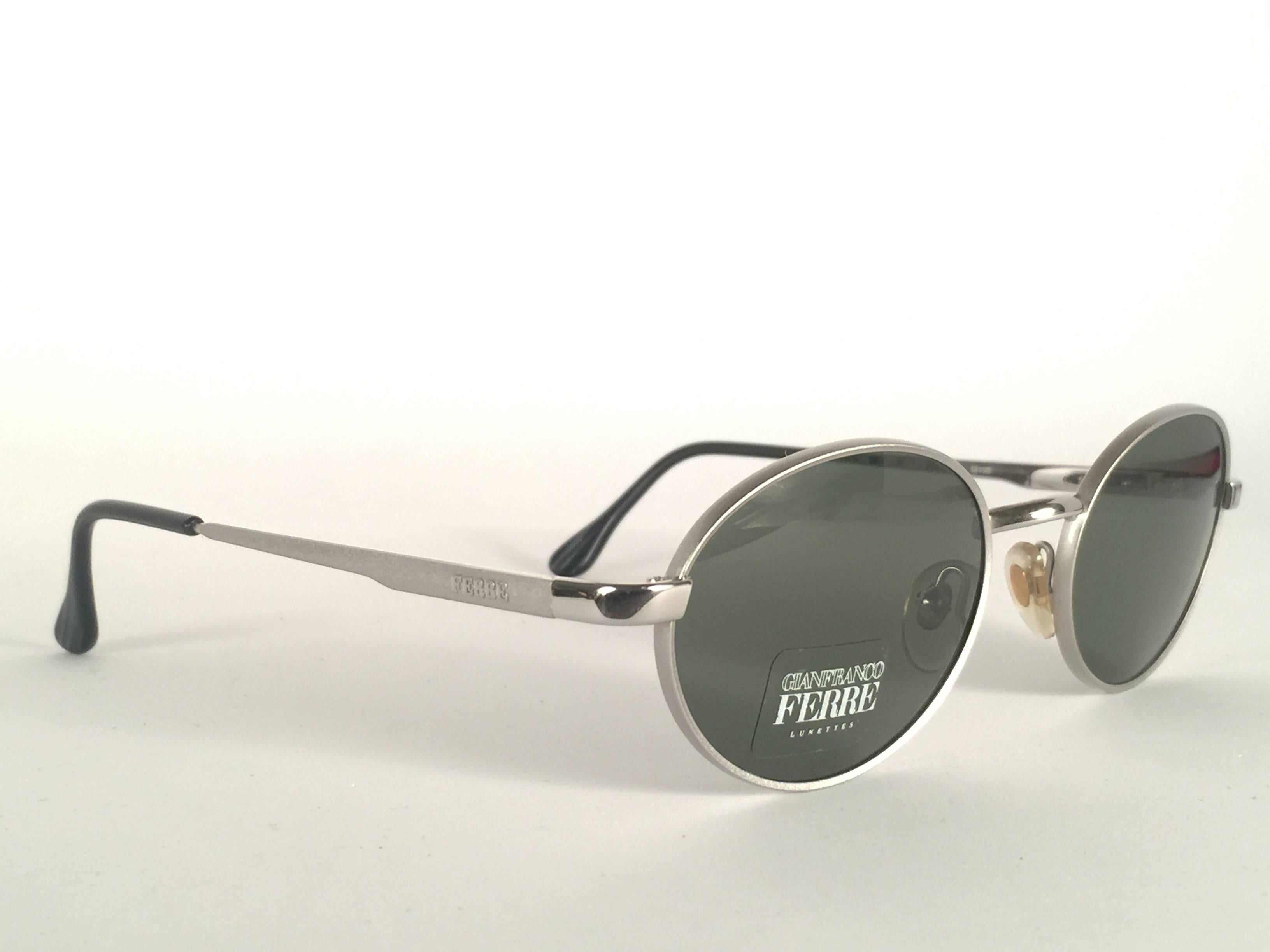 New Vintage Gianfranco Ferre Oval Silver 1990's Made in Italy Sunglasses In New Condition In Baleares, Baleares