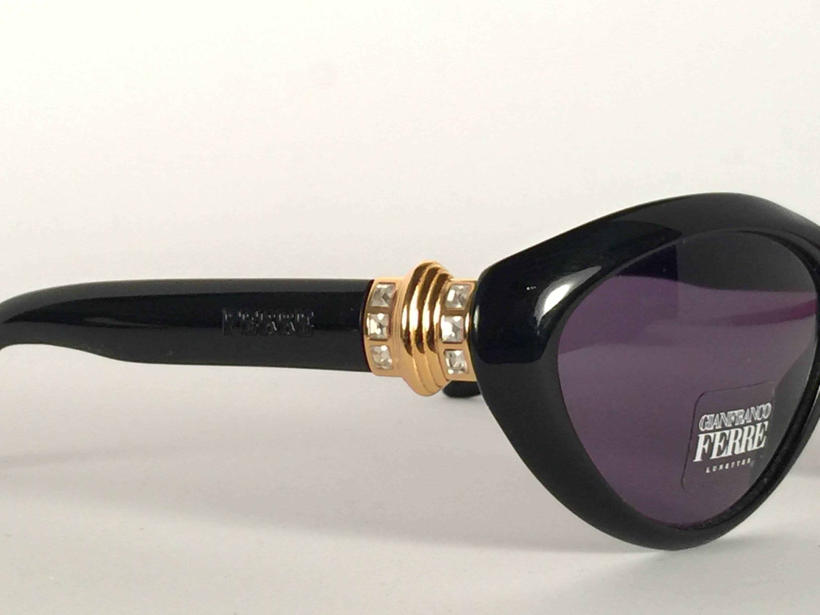 New Vintage Gianfranco Ferré Black & Rhinestones 1990's Made in Italy Sunglasses For Sale 2