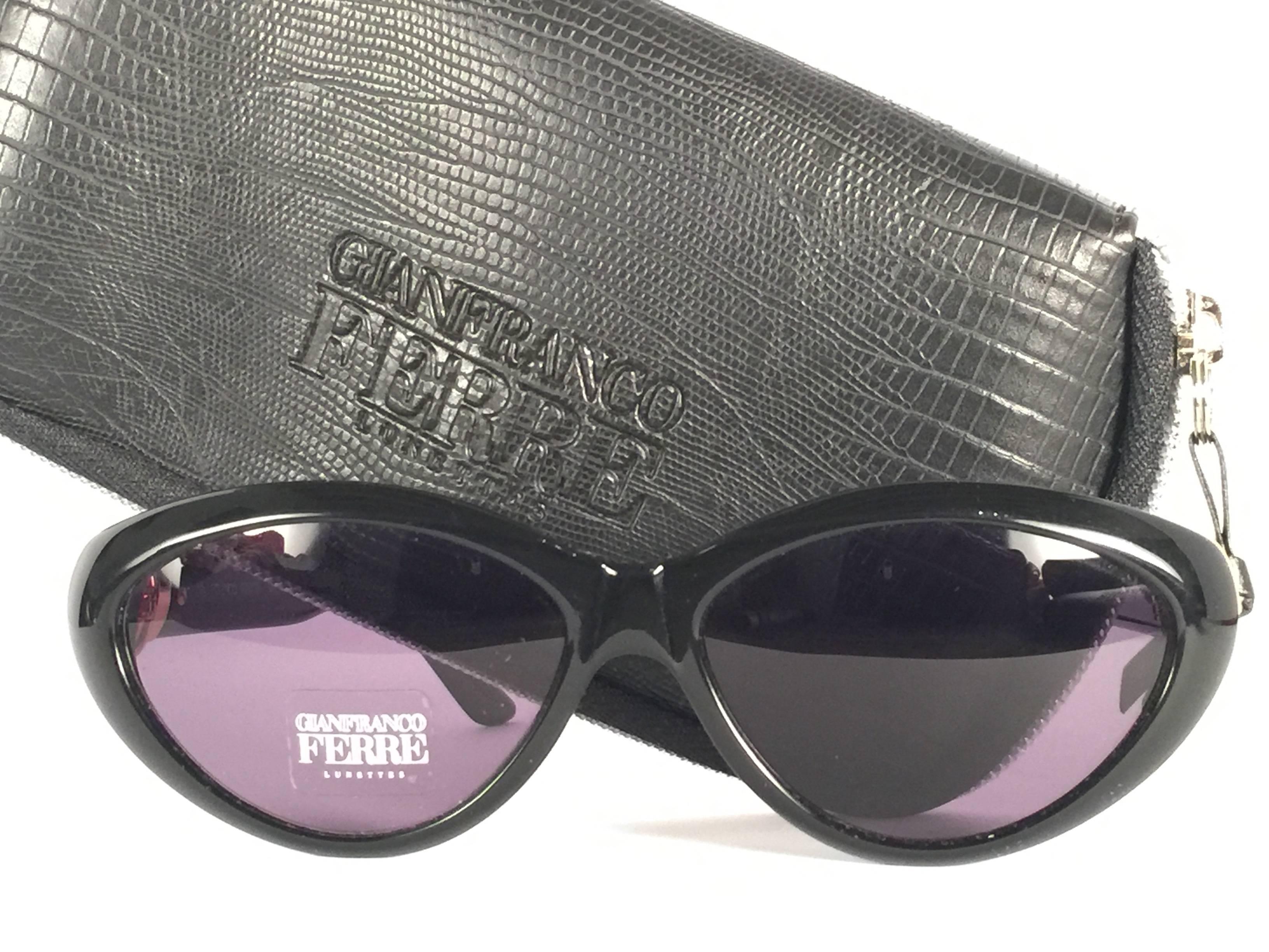 New Vintage Gianfranco Ferré Black & Rhinestones 1990's Made in Italy Sunglasses For Sale 3