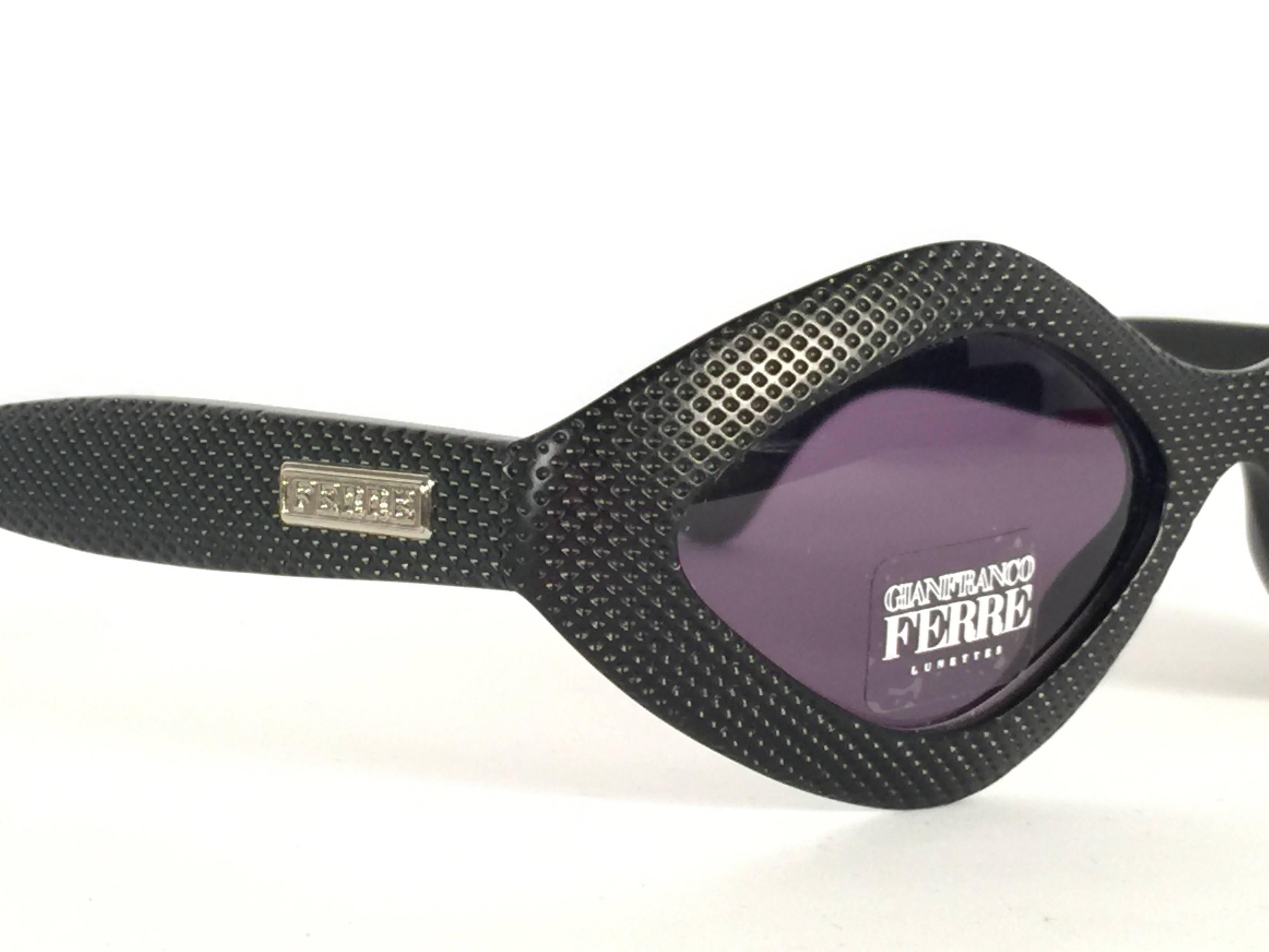 New Vintage Gianfranco Ferré Black Perforated Small  1990's Italy Sunglasses In New Condition In Baleares, Baleares