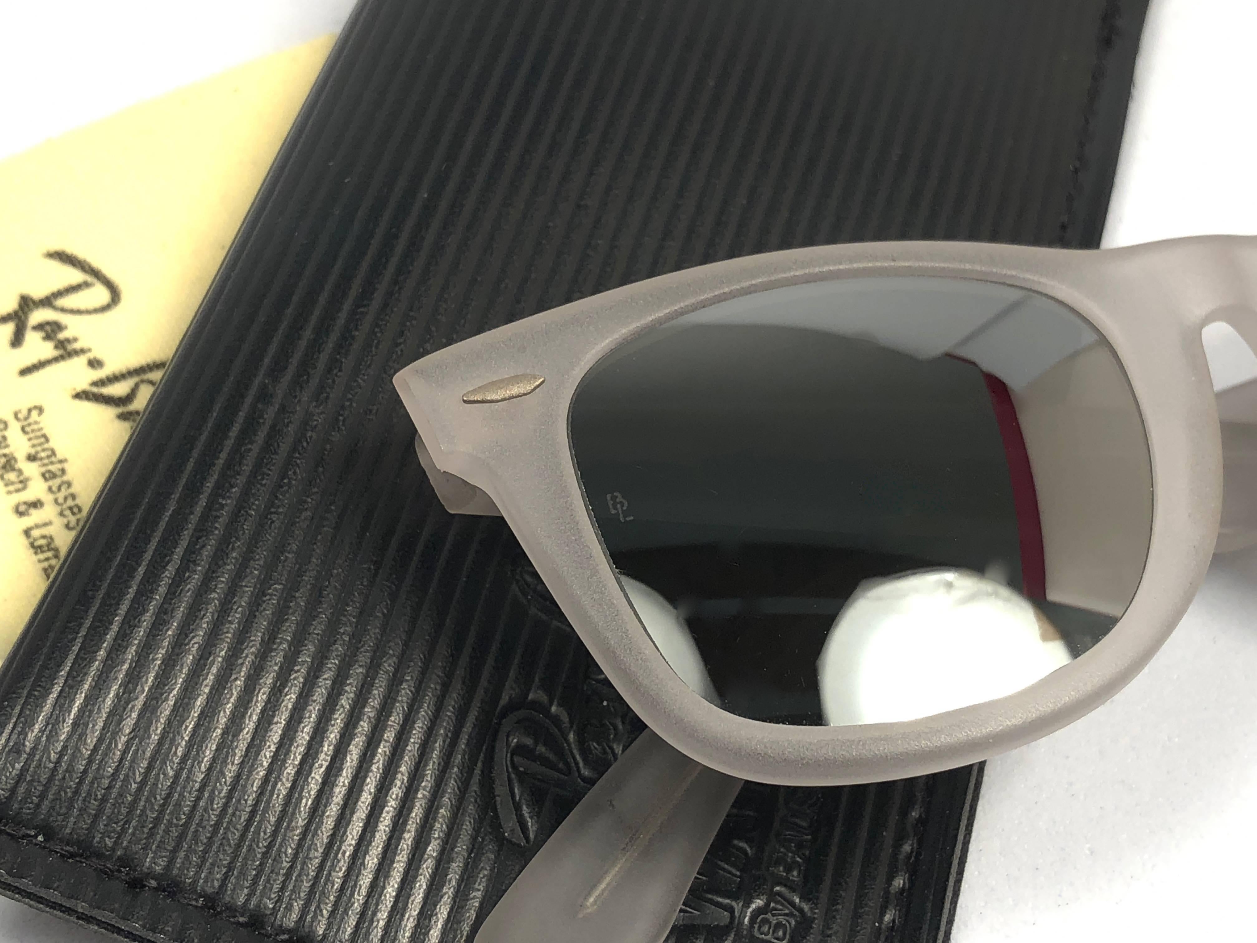 Black New Rare Ray Ban The Wayfarer Frosted B&L Full Mirror Lenses USA 80's Sunglasses