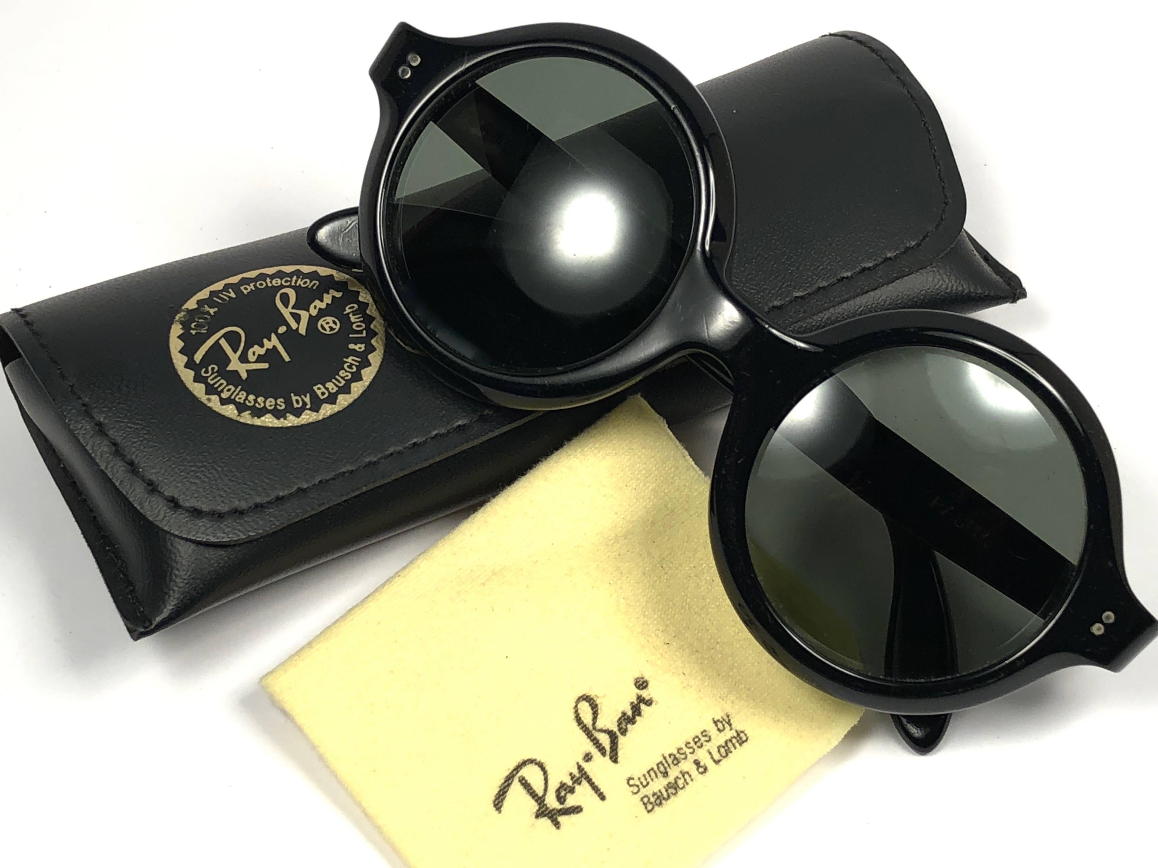 New Vintage Ray Ban Pasha 1960's Mid Century G15 Lens USA B&L Sunglasses In New Condition In Baleares, Baleares
