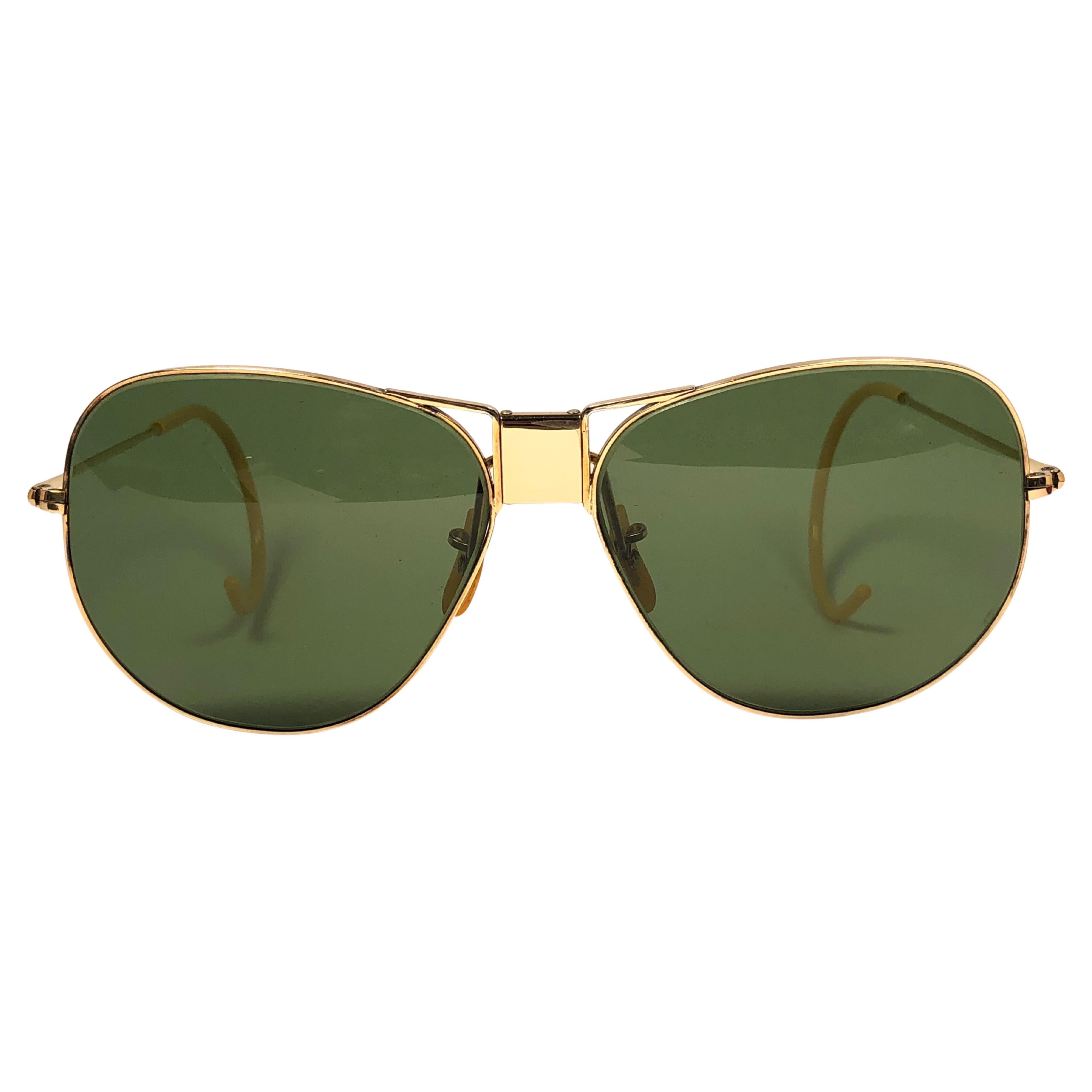 Rarissimi occhiali da sole Bausch & Lomb Ray Ban Classic con cerniera in oro del 1940 in vendita