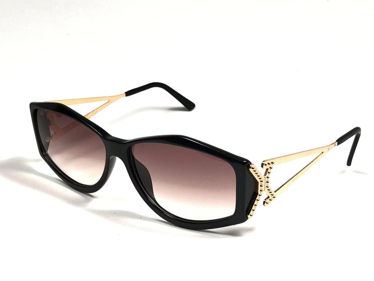Paloma Picasso Killer Vintage Sunglasses Jet Black with Gold Hardware, Germany Paloma Picasso Original Vintage Sunglasses for sale - eBay main image 4