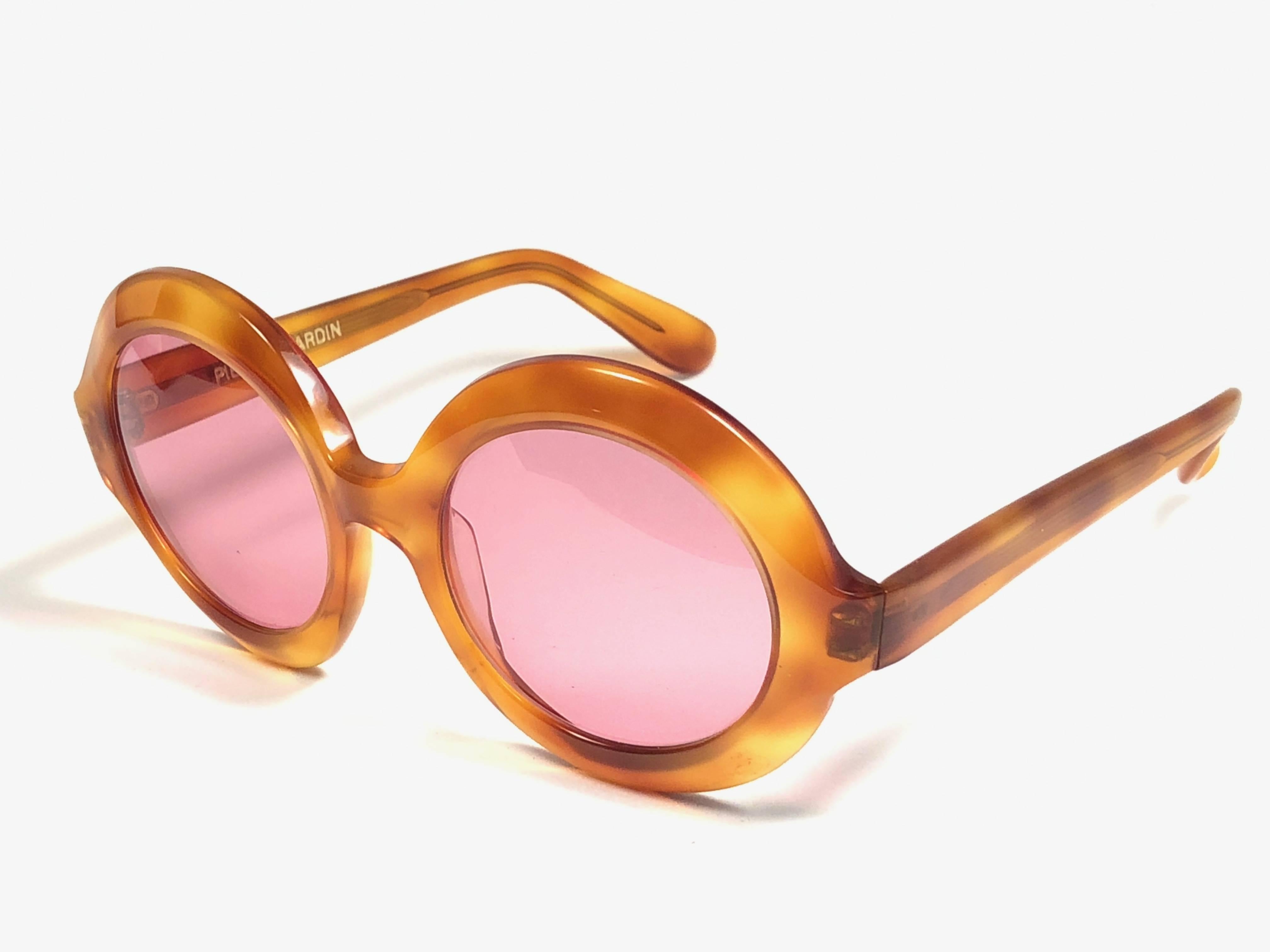 New Vintage Pierre Cardin Round Honey Tortoise Rose Lenses C17 1960's Sunglasses In New Condition In Baleares, Baleares