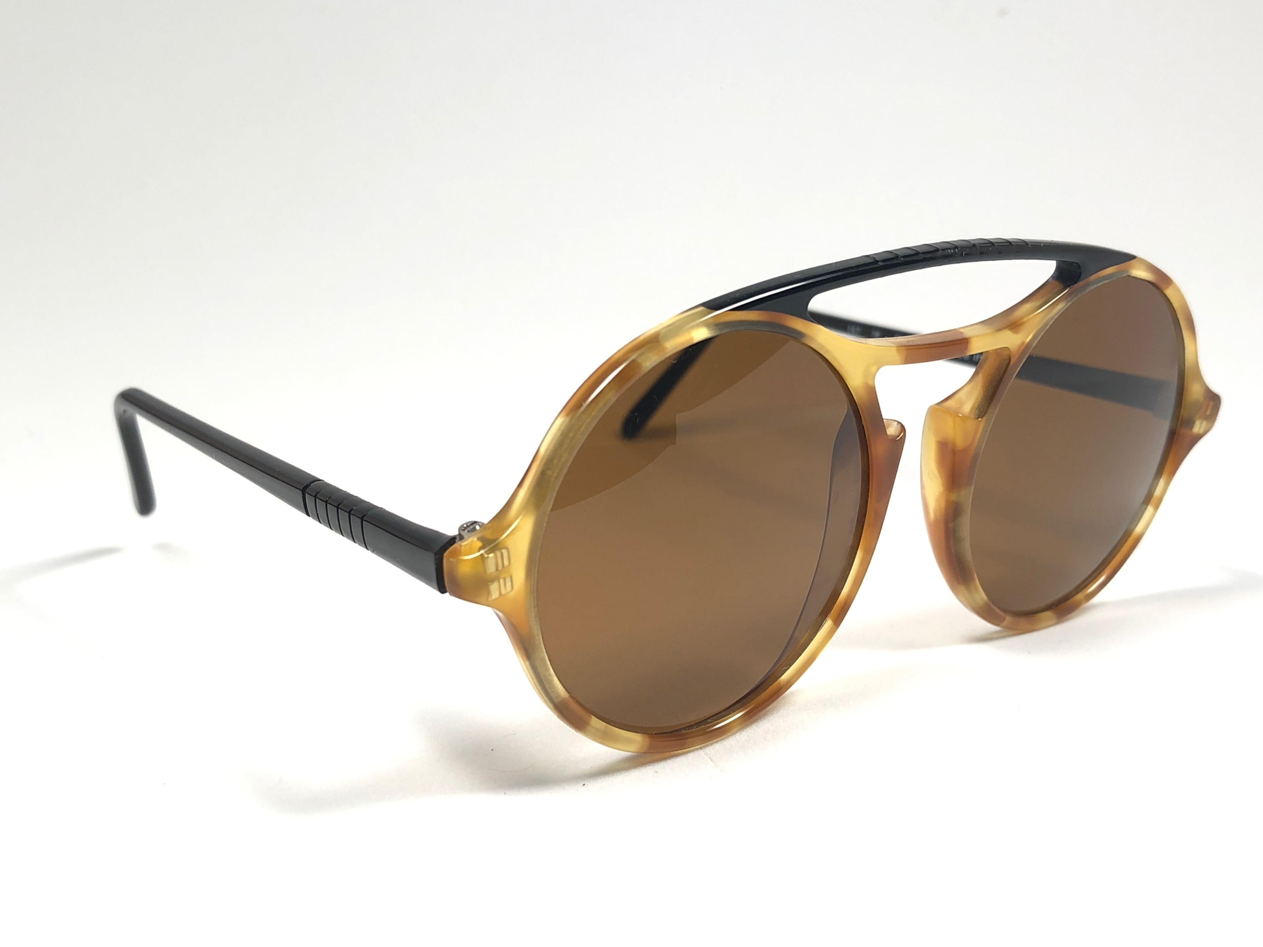 Brown Persol Vintage 650 Round Tortoise Sunglasses, 1990 