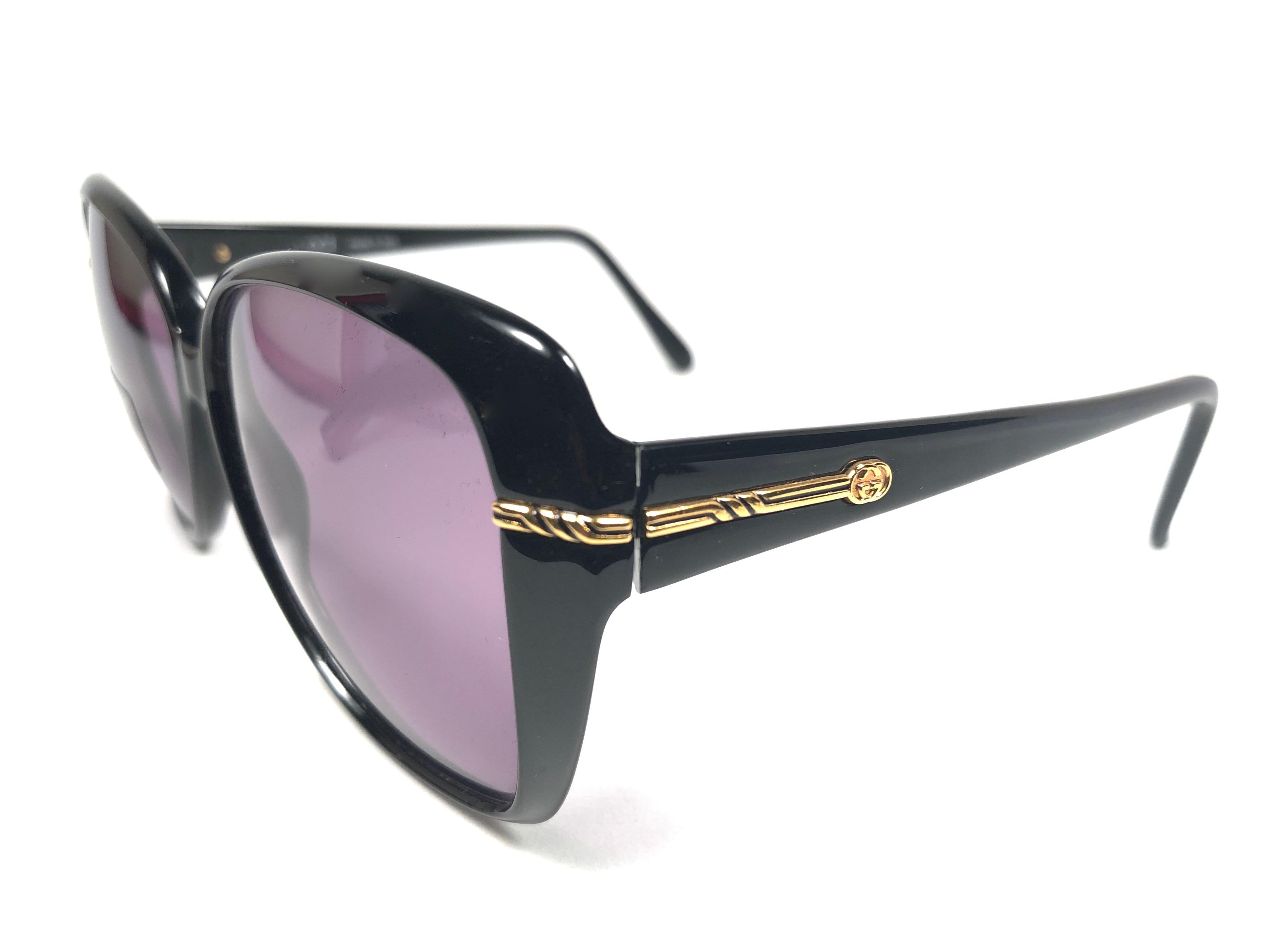 New Vintage Gucci GG  Oversized Sunglasses 1980's Made in Italy In New Condition In Baleares, Baleares