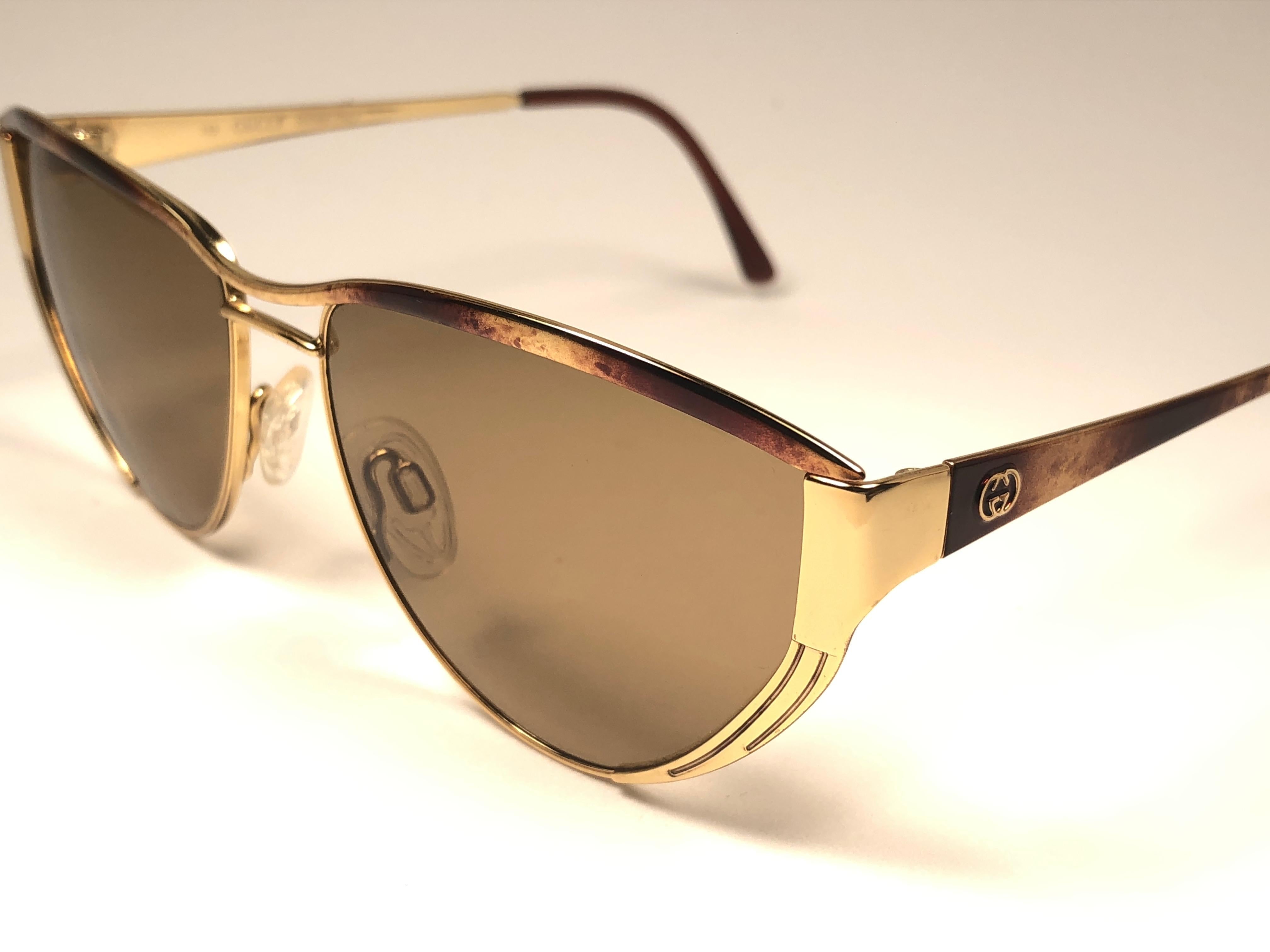 New Vintage Gucci Tortortoise & Gold Sunglasses 1980's Made in Italy In New Condition In Baleares, Baleares