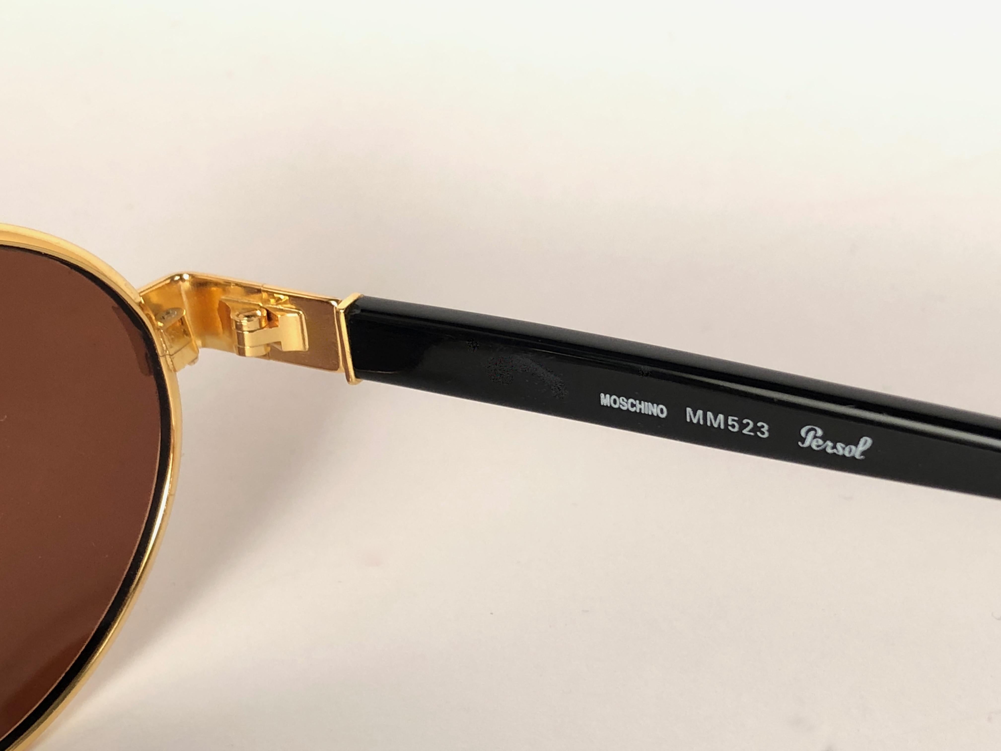 Mint Vintage Moschino Small Oval Gold 1990 Sunglasses Made in Italy 2