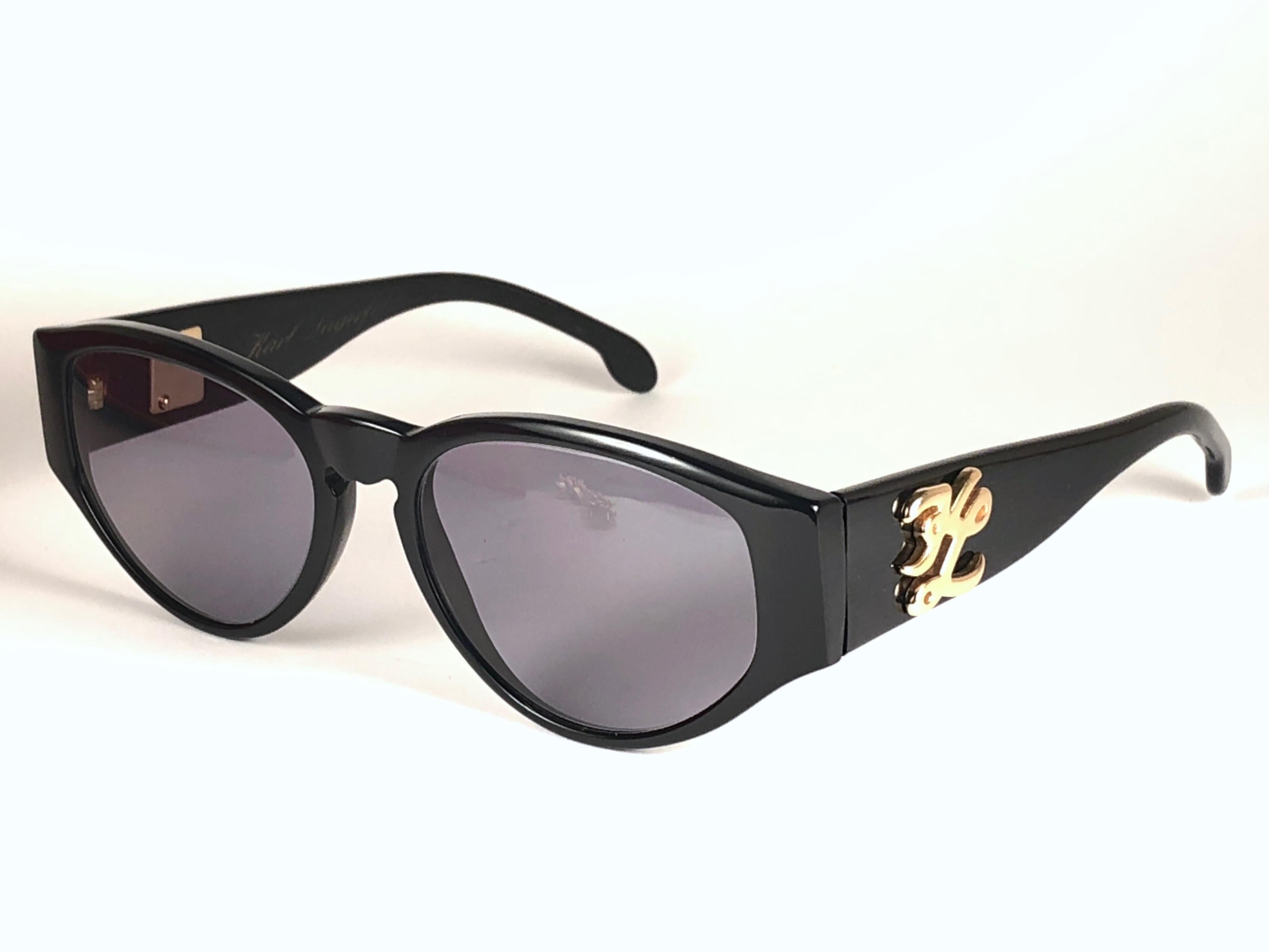New Vintage Karl Lagerfeld L4607 Black Interchangeable Charms 1990  Sunglasses In Excellent Condition In Baleares, Baleares