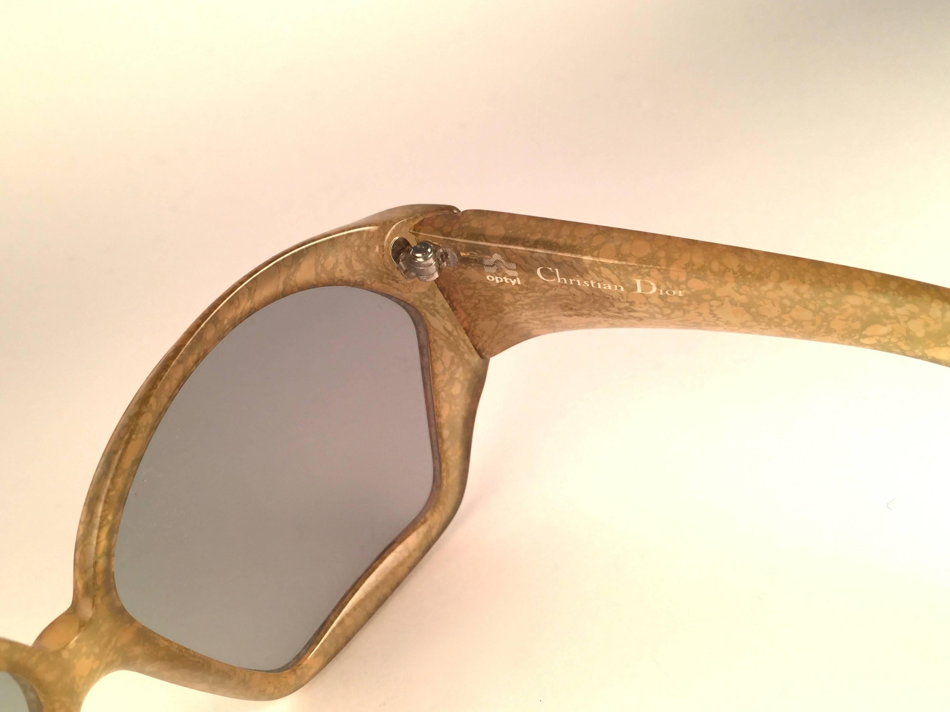 New Vintage Christian Dior 2028 60 Jasped Marbled Green Optyl Sunglasses Pour femmes en vente
