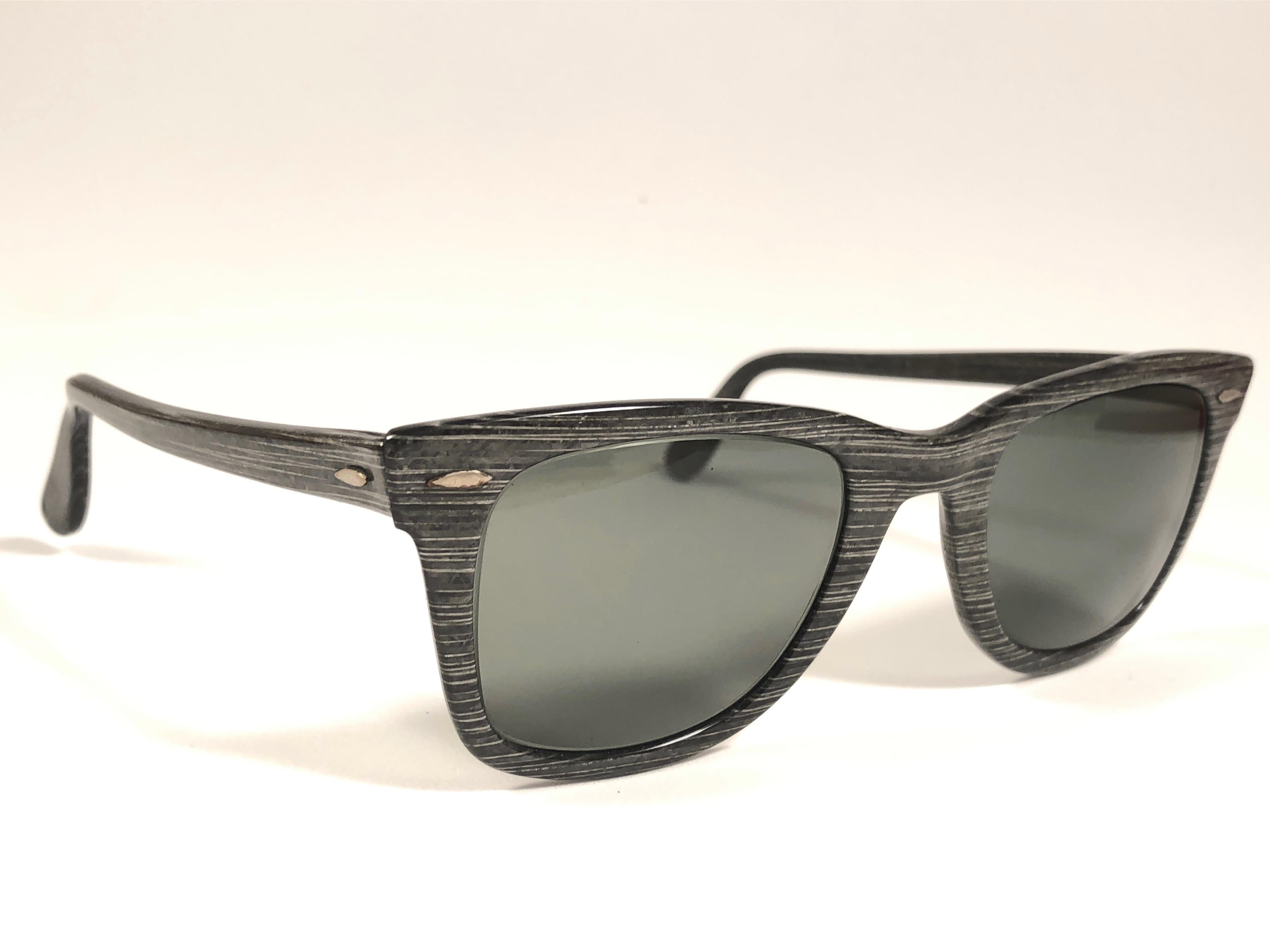 Gray New Ray Ban Wayfarer 1960's Mid Century Black Grey Lenses B&L USA Sunglasses