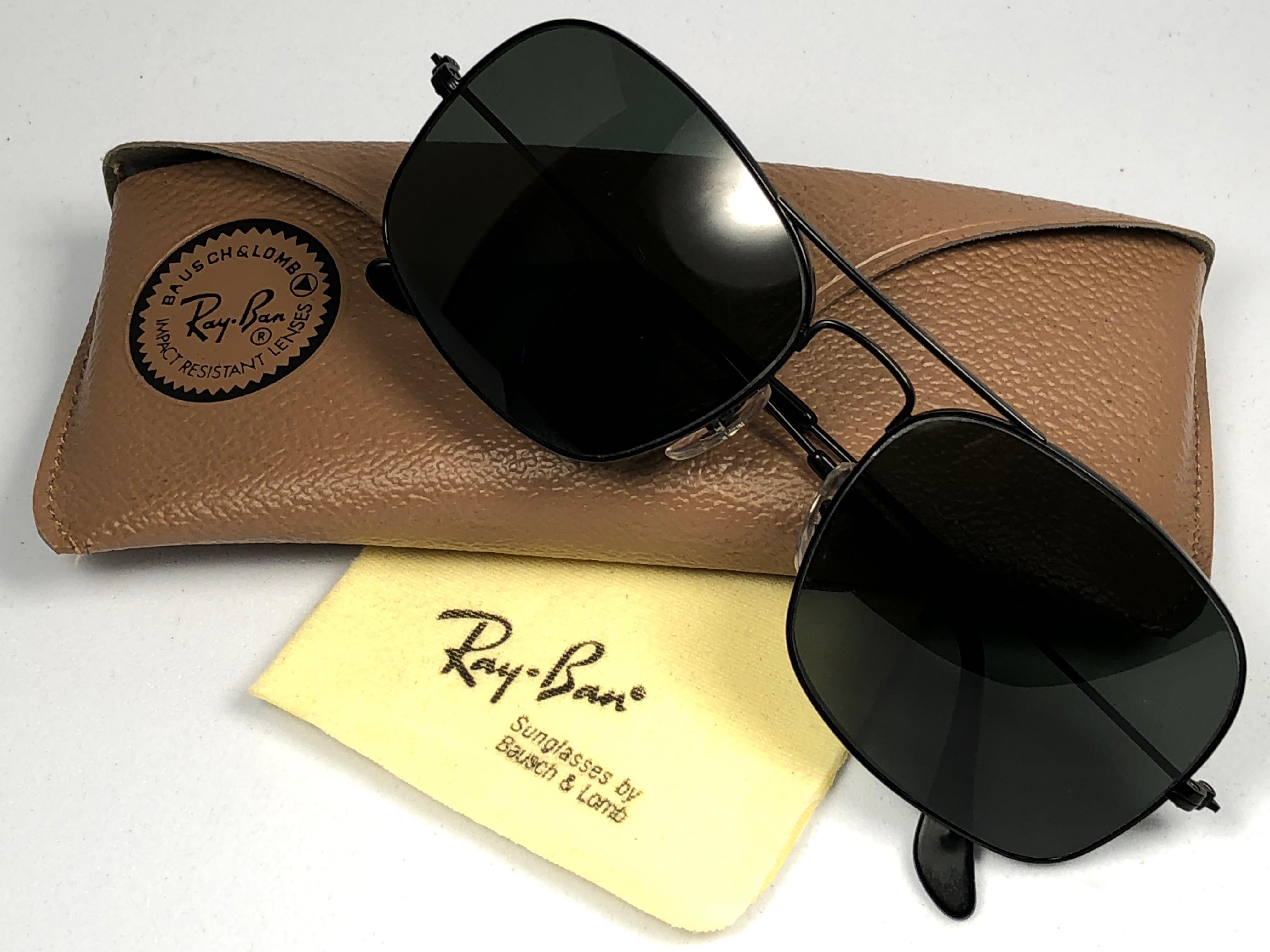 New Vintage Ray Ban Avalar black with G15 grey lenses. B&L etched in the lenses, so mid 1970's.  Please notice this item is nearly 50 years old and may show minor sign of wear.
Comes with its original Ray Ban B&L case.  A seldom piece in new, never