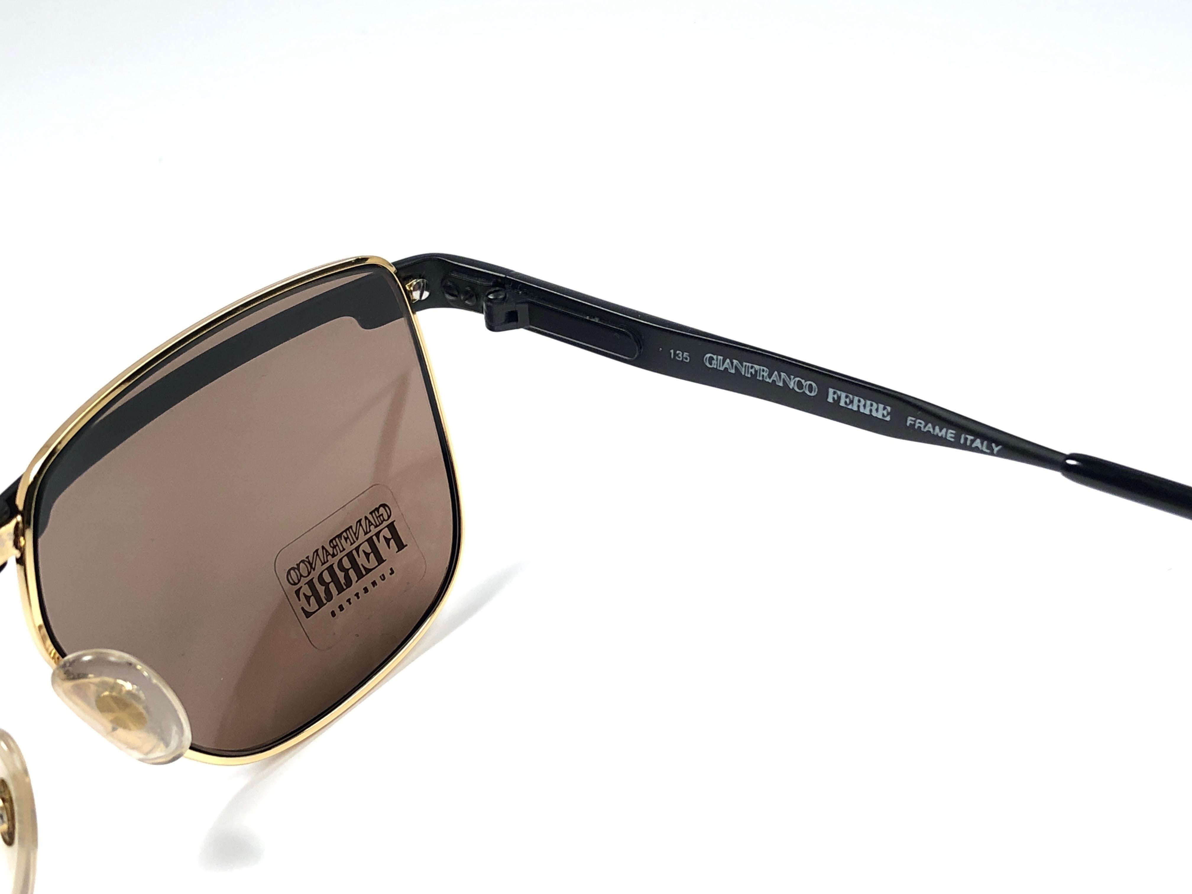 New Vintage Gianfranco Ferré 33 Black & Gold 1990's Made in Italy Sunglasses In New Condition In Baleares, Baleares