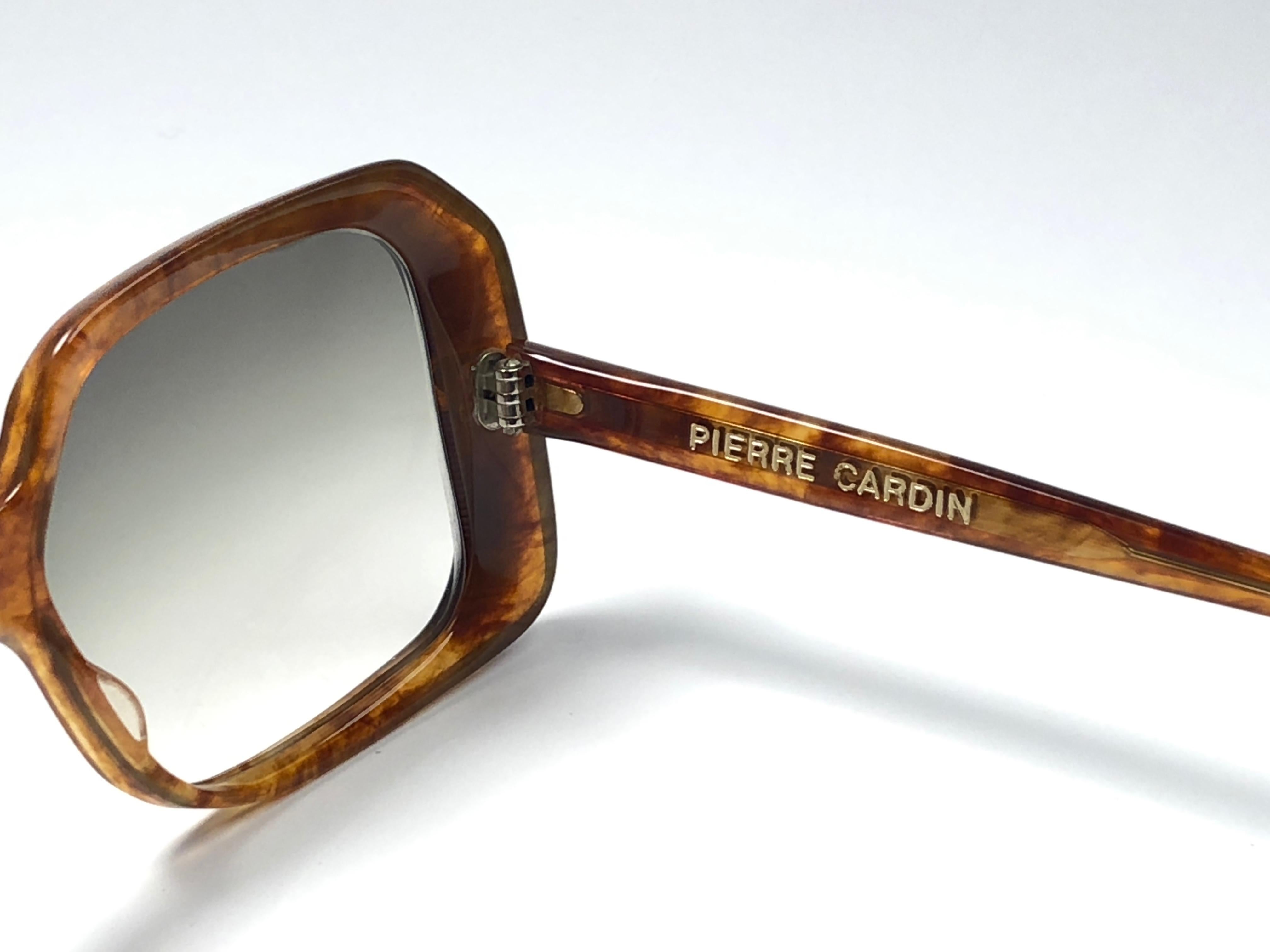 Vintage Pierre Cardin Tortoise Medium Gradient Lens 1960's Sunglasses In New Condition In Baleares, Baleares