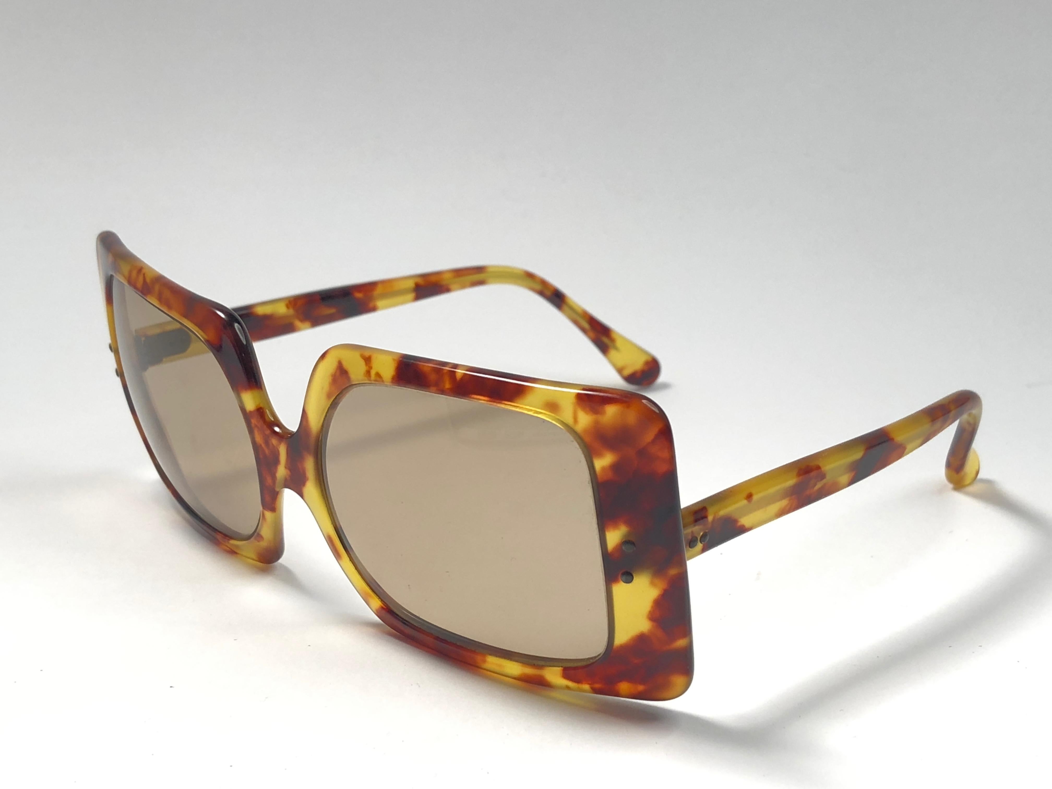 Women's or Men's Vintage Pierre Cardin Light Tortoise Brown Lens 1960's Sunglasses