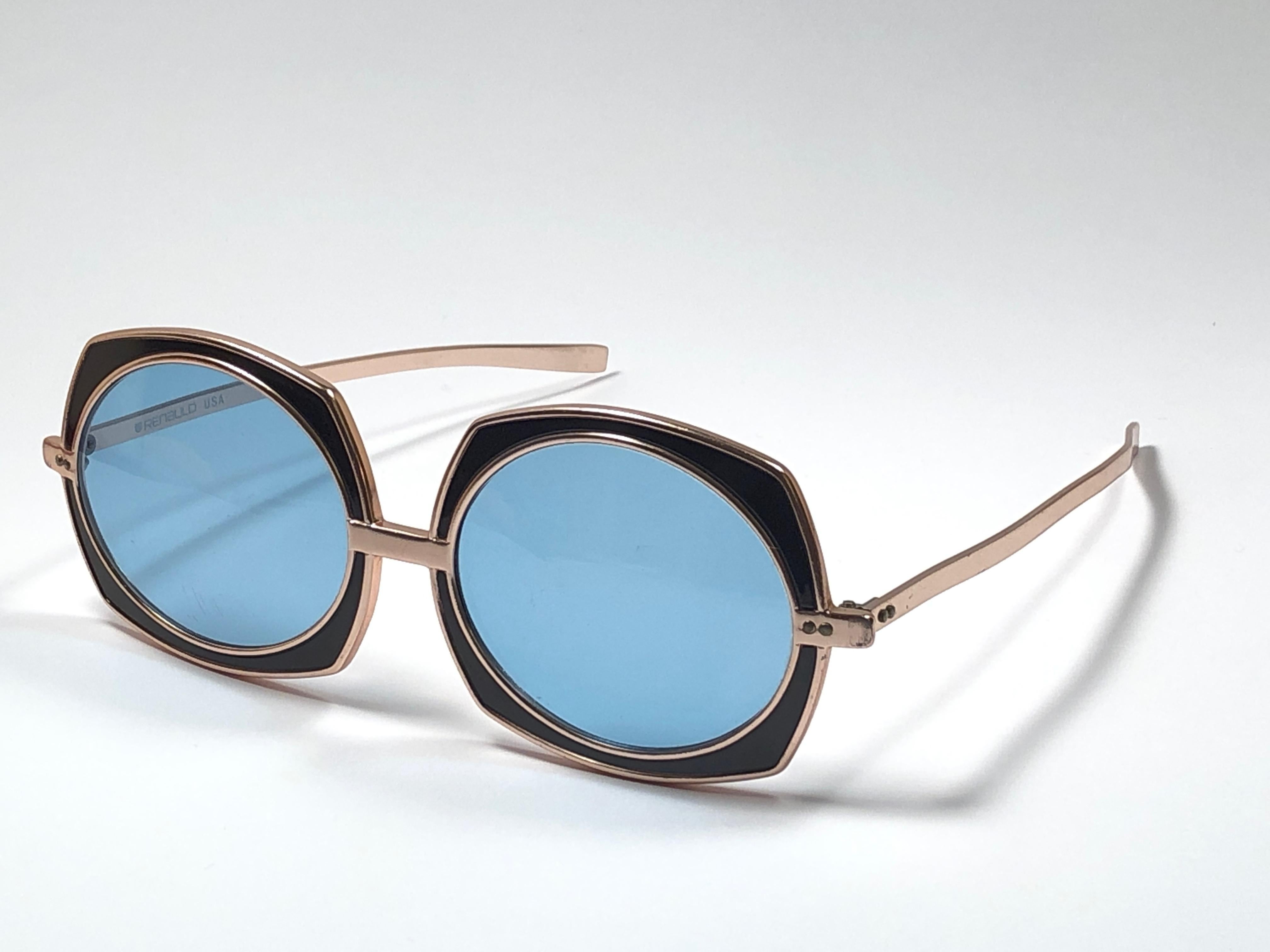 Vintage Renauld Rose Gold Oversized Frame Blue Lens 1980 Sunglasses Made in USA In New Condition For Sale In Baleares, Baleares