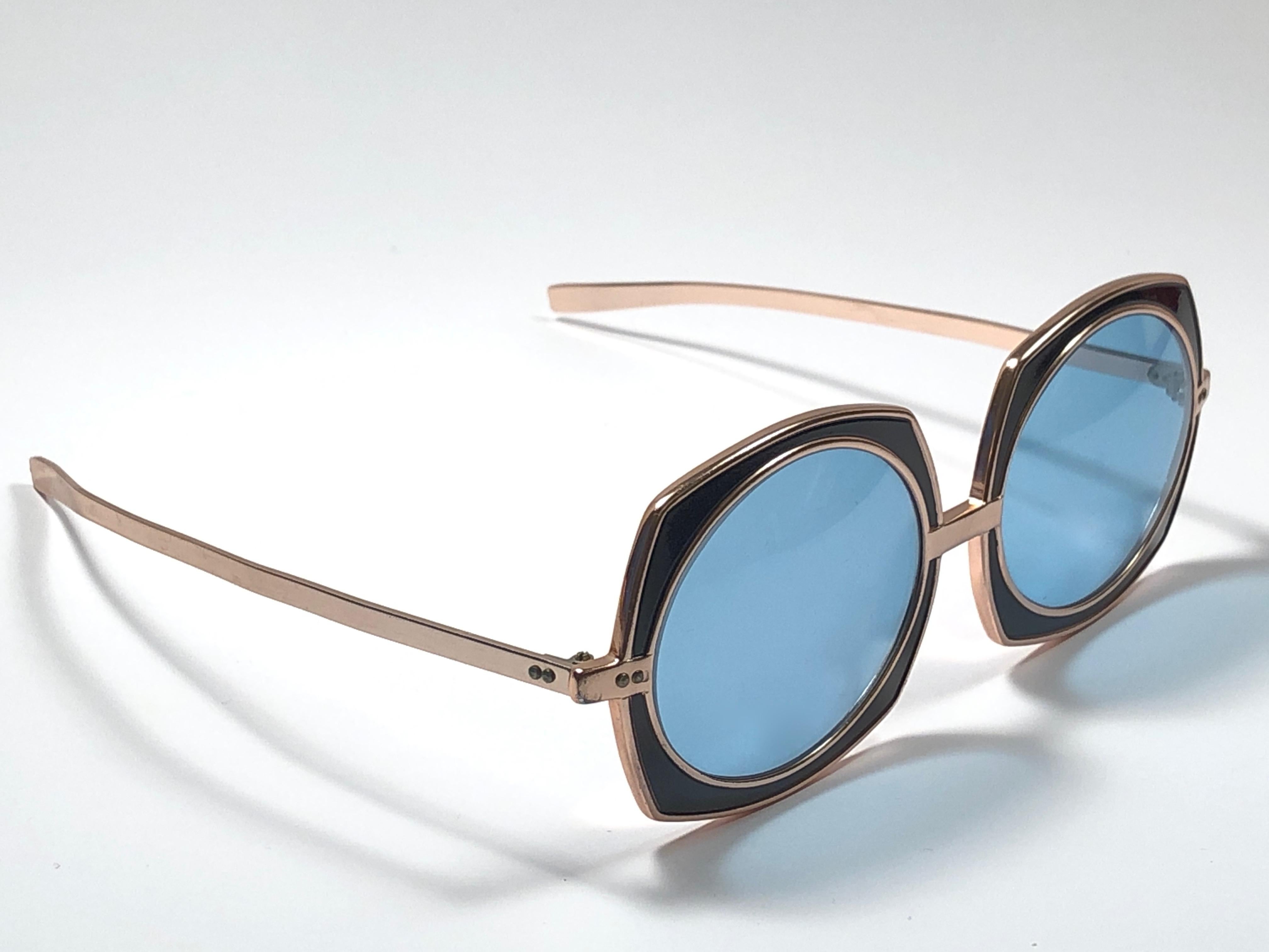 Vintage Renauld Rose Gold Oversized Frame Blue Lens 1980 Sunglasses Made in USA For Sale 1