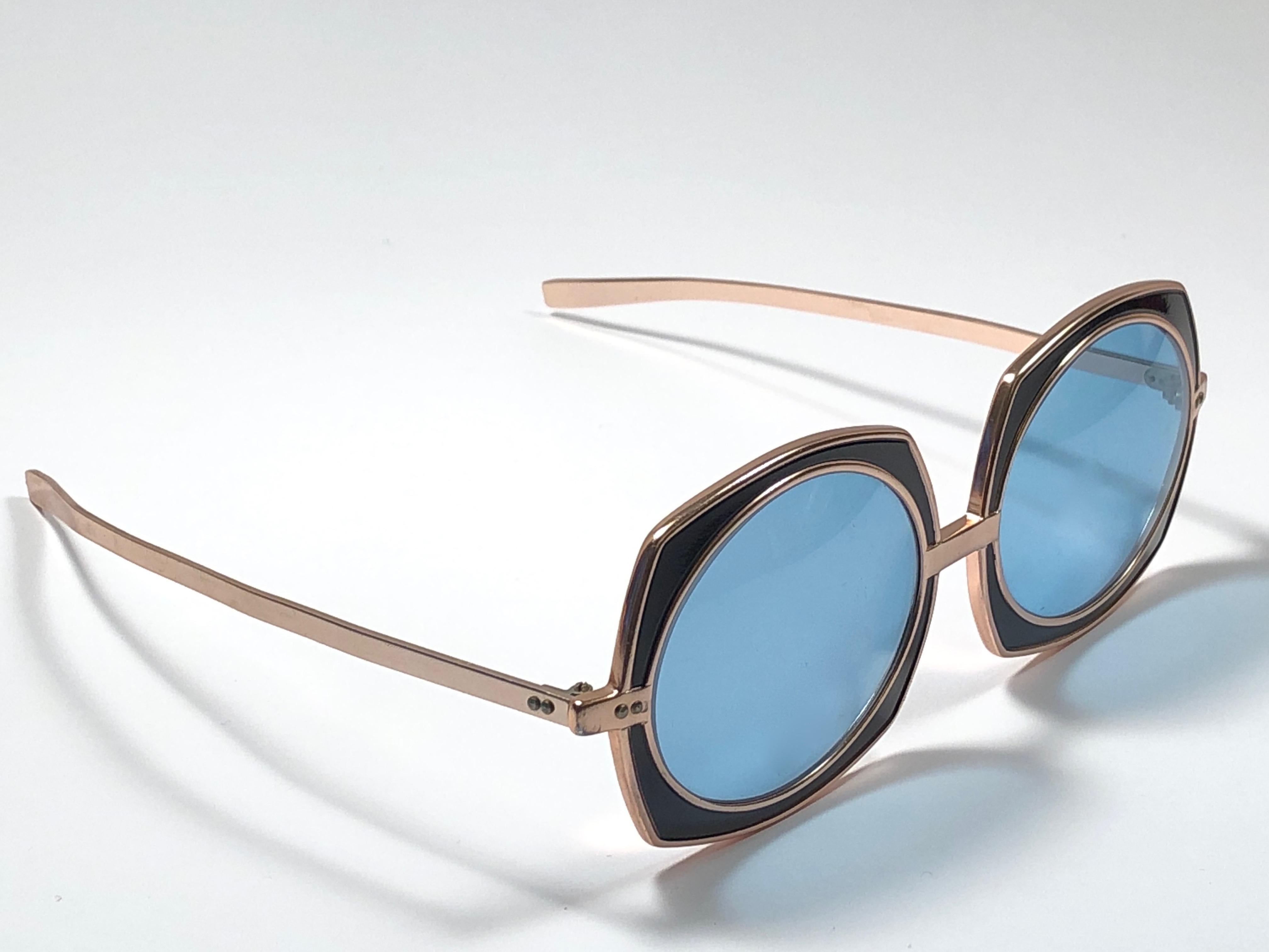 Vintage Renauld Rose Gold Oversized Frame Blue Lens 1980 Sunglasses Made in USA For Sale 2