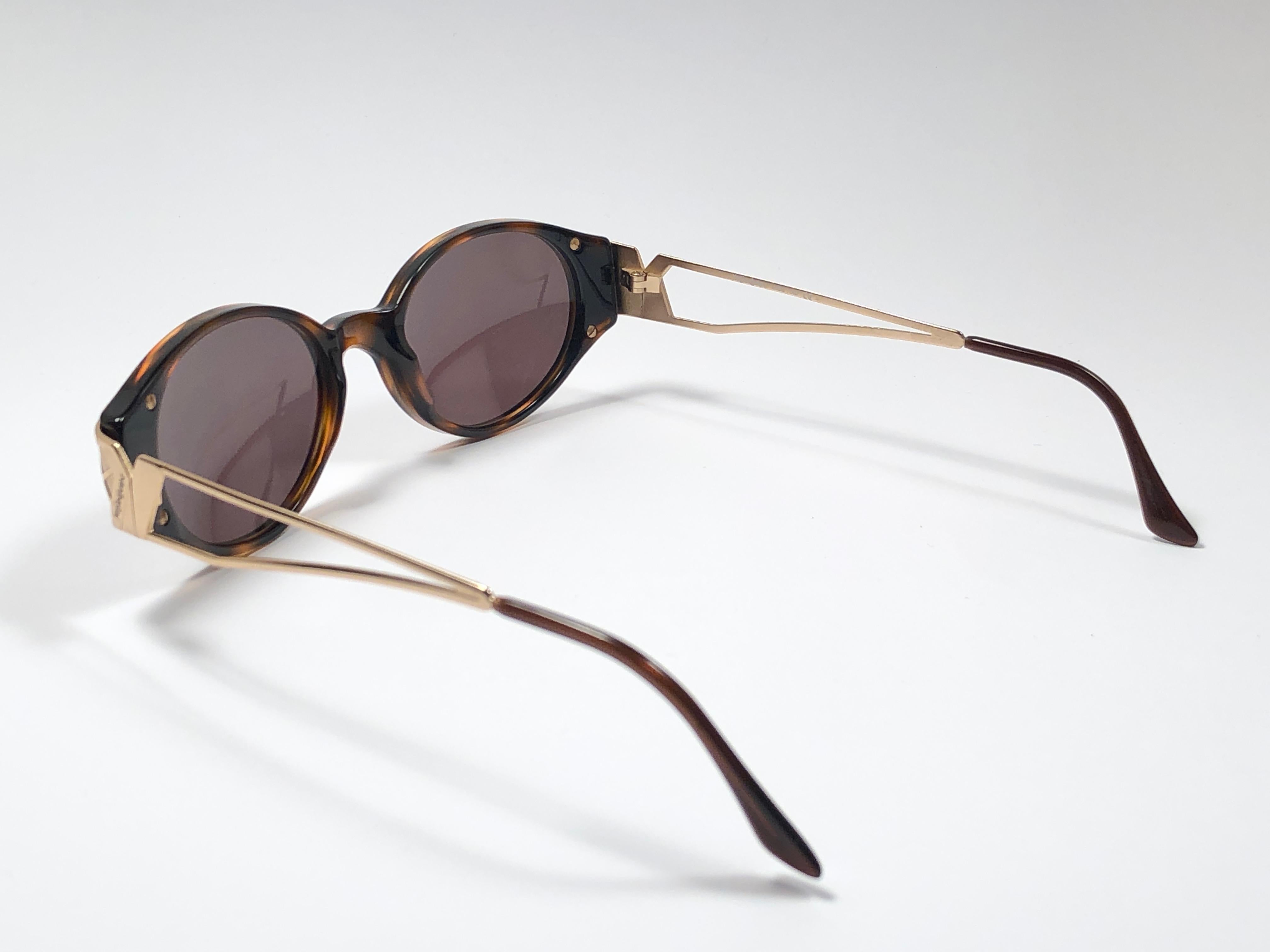 Vintage Yves Saint Laurent 6547 Round Gold 1980's Paris Sunglasses In New Condition In Baleares, Baleares