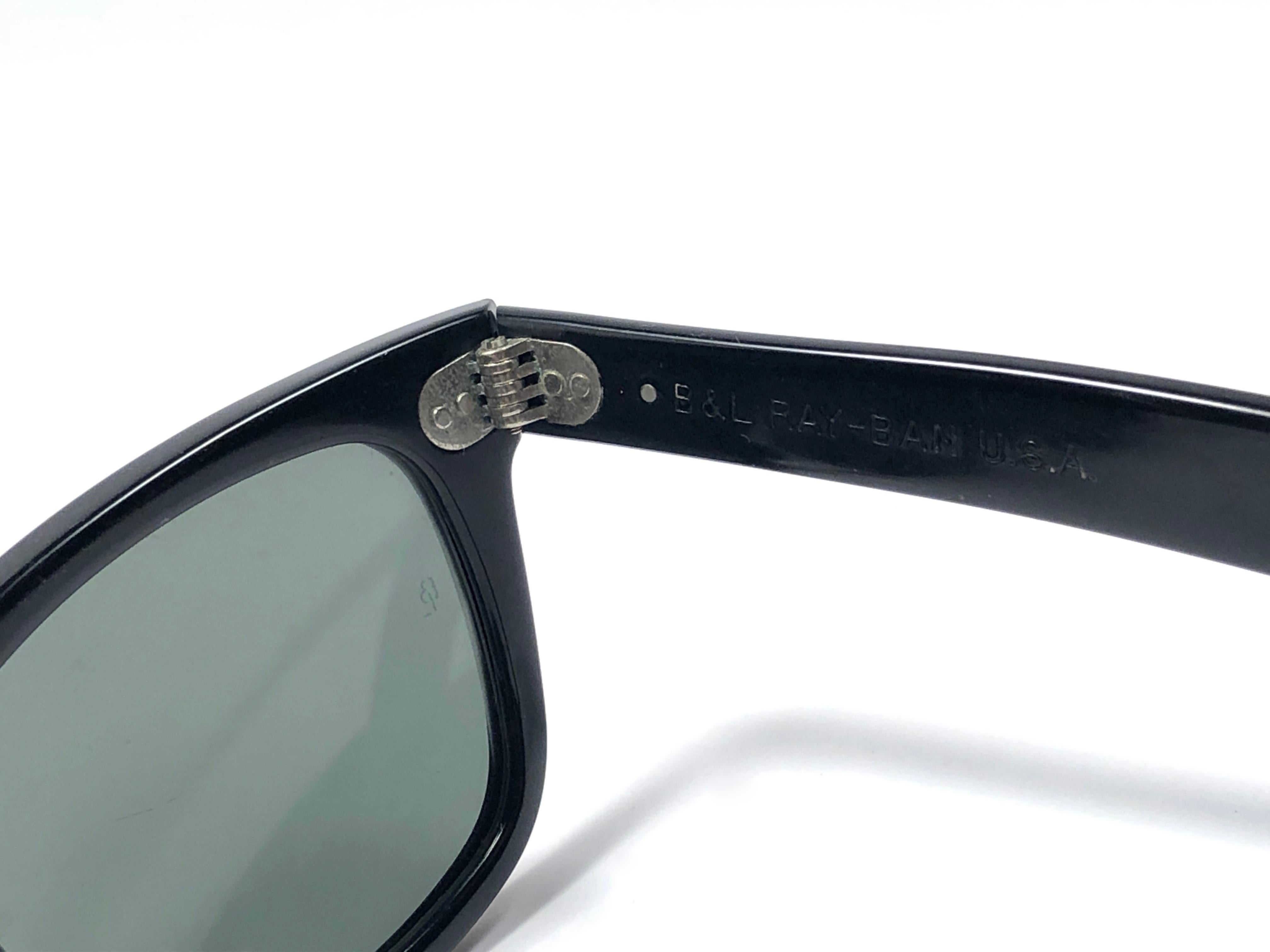 Women's or Men's New Ray Ban Wayfarer 1980's Kid Size Black Grey G15 Lenses B&L USA Sunglasses