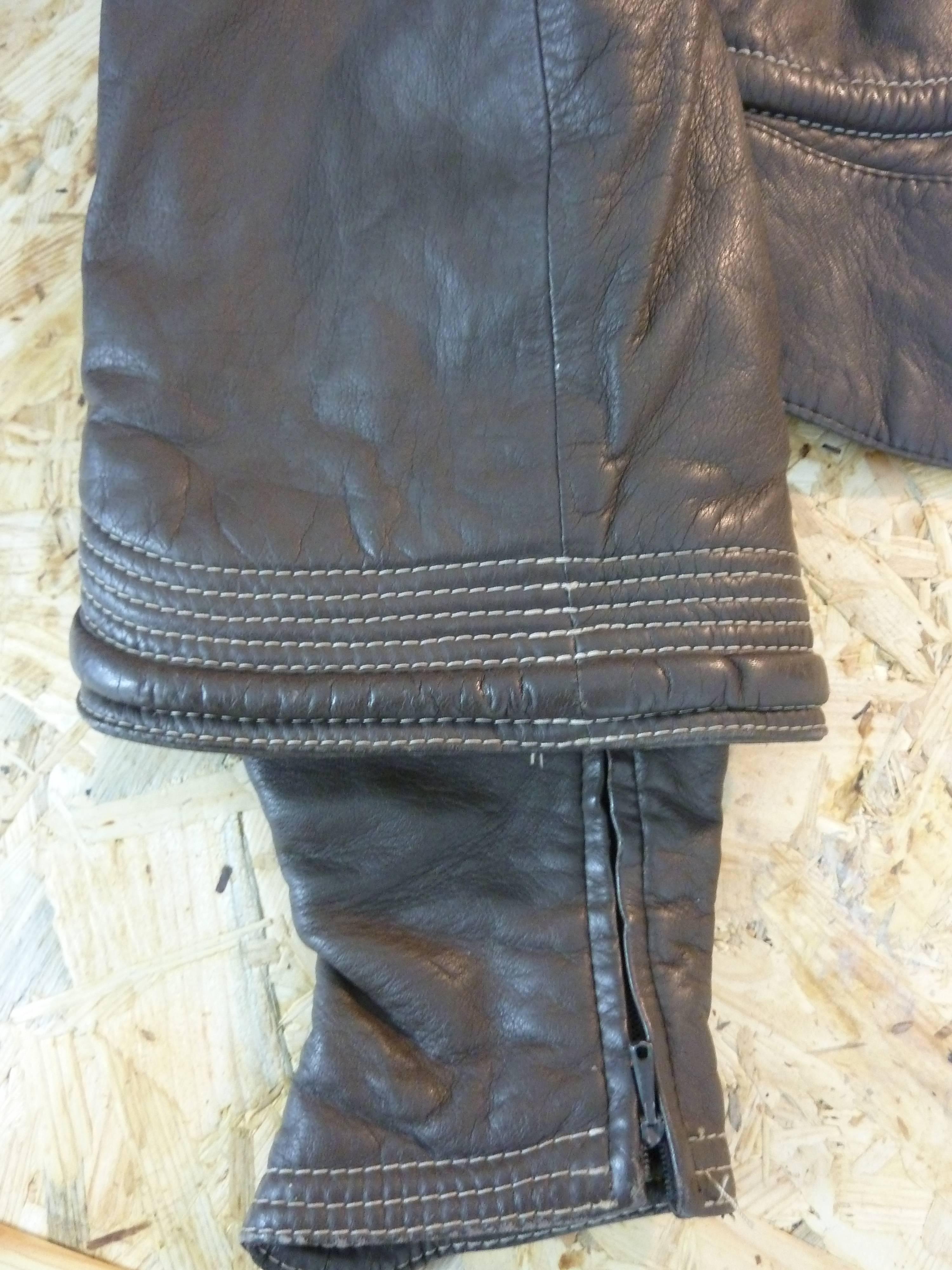 Gianfranco Ferrè vintage 1980s women's brown leather motorcycle jacket size 46 For Sale 1