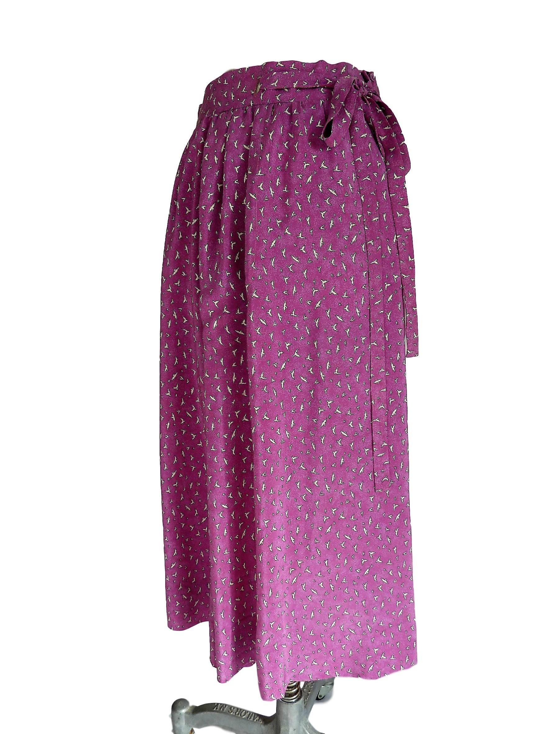 Women's Marina Ferrari 1970s dress set 100% silk jacket blouse and skirt pink size 42 For Sale