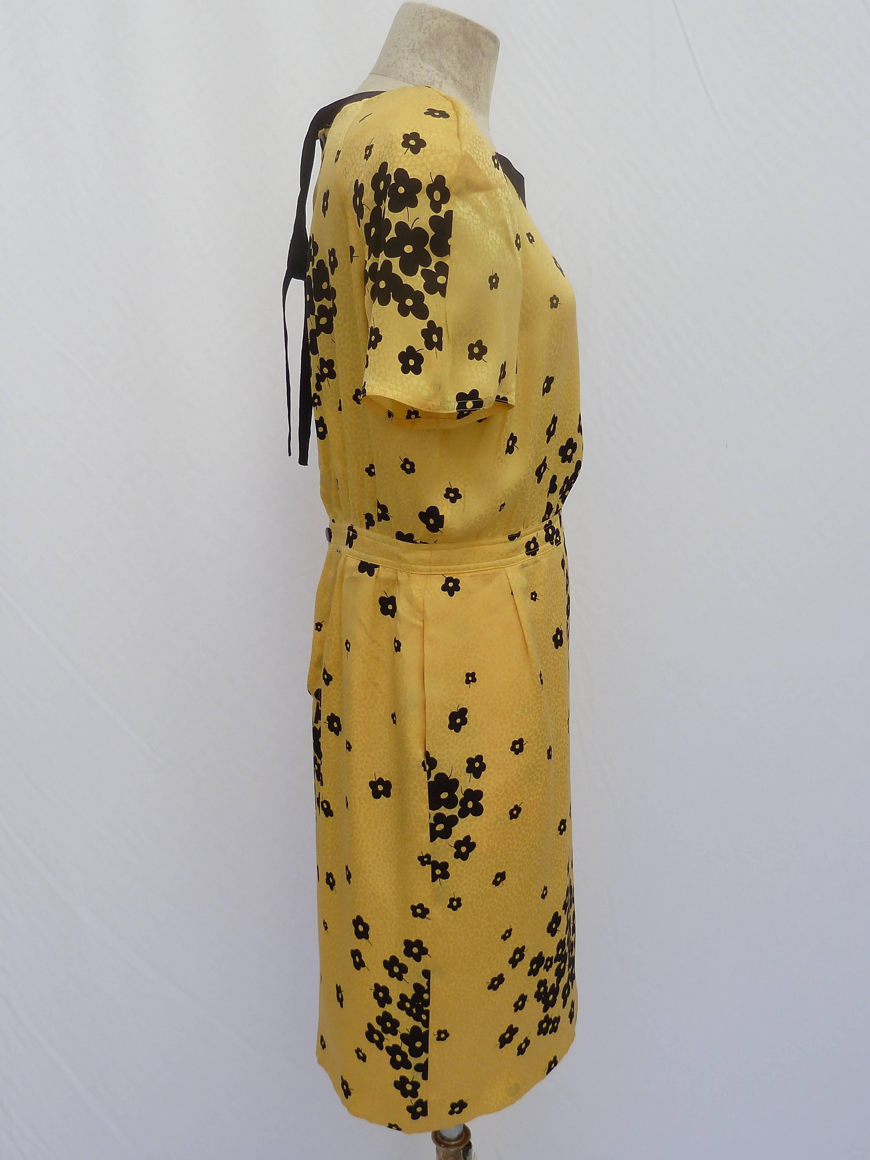 Women's Valentino Sheat Yellow Silk Italian Floral Cocktail Party Dress, 1990