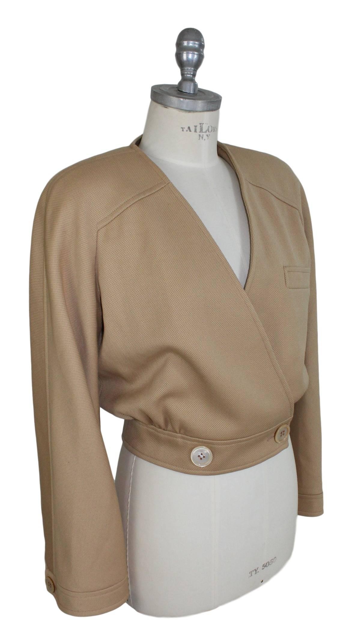 Women's 1980s Valentino Boutique Beige Cotton Jacket Short Mother Pearl Buttons For Sale