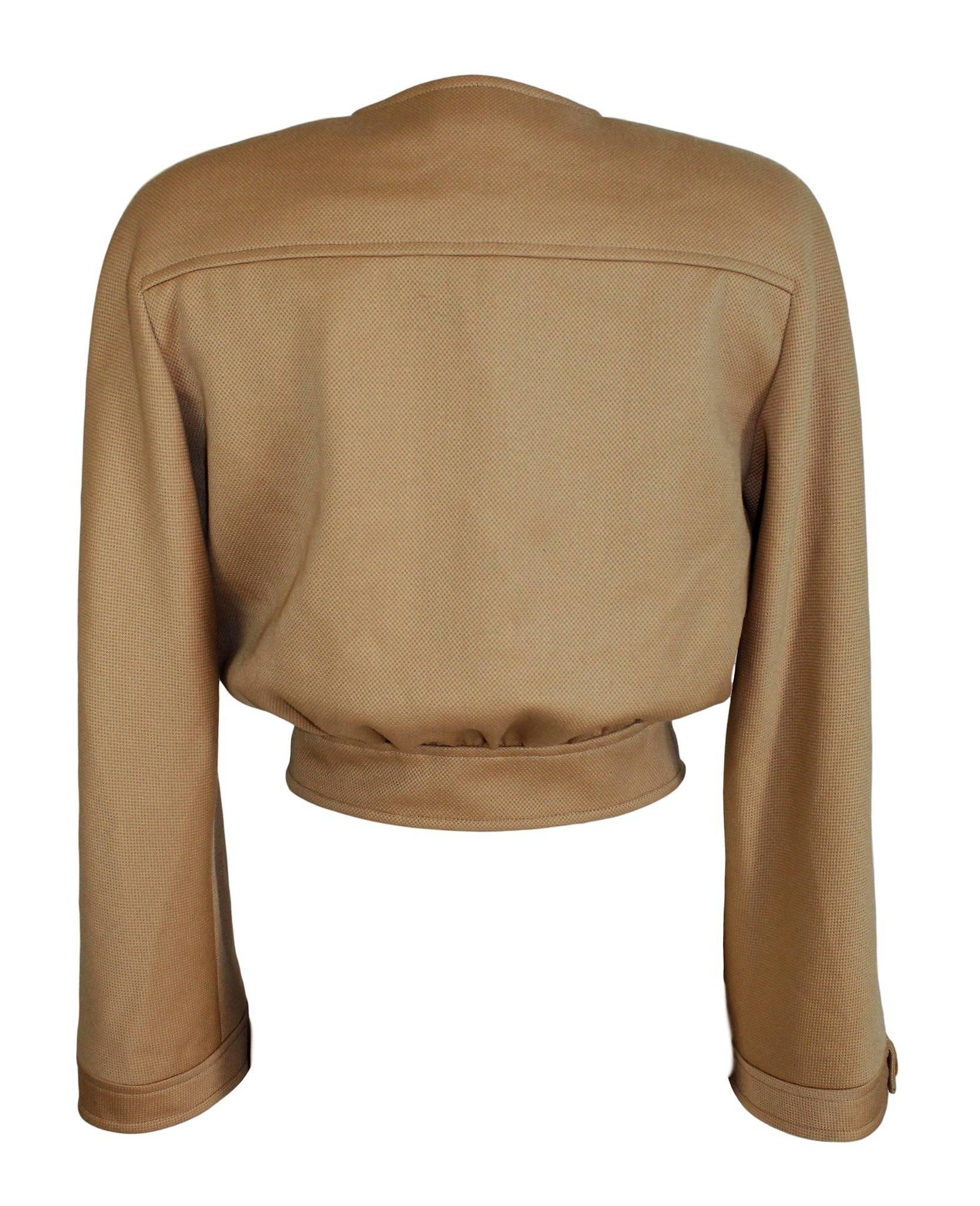 1980s Valentino Boutique Beige Cotton Jacket Short Mother Pearl Buttons In Excellent Condition For Sale In Brindisi, IT