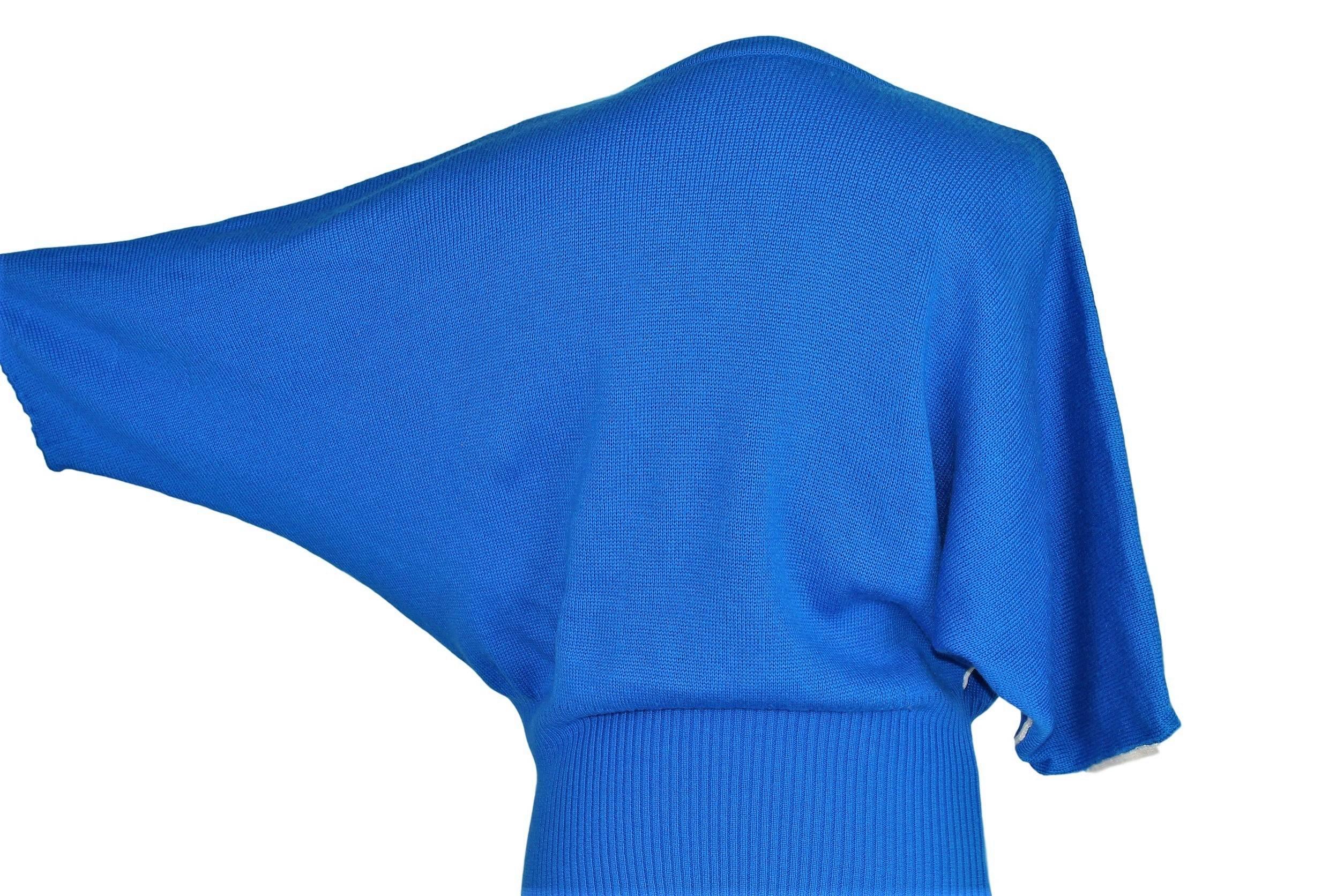 Women's Pierre Cardin Paris Batwing Blue V-Neck Sweater, 1980 For Sale