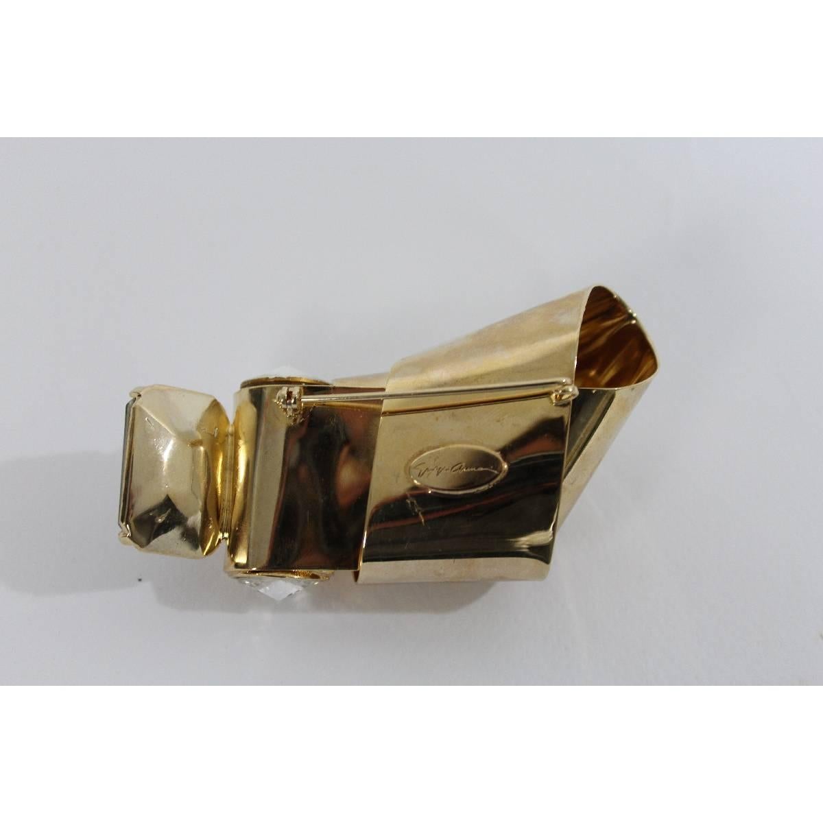 Giorgio Armani vintage gold metal zircons brooch made italy original box 1980s In Excellent Condition In Brindisi, IT