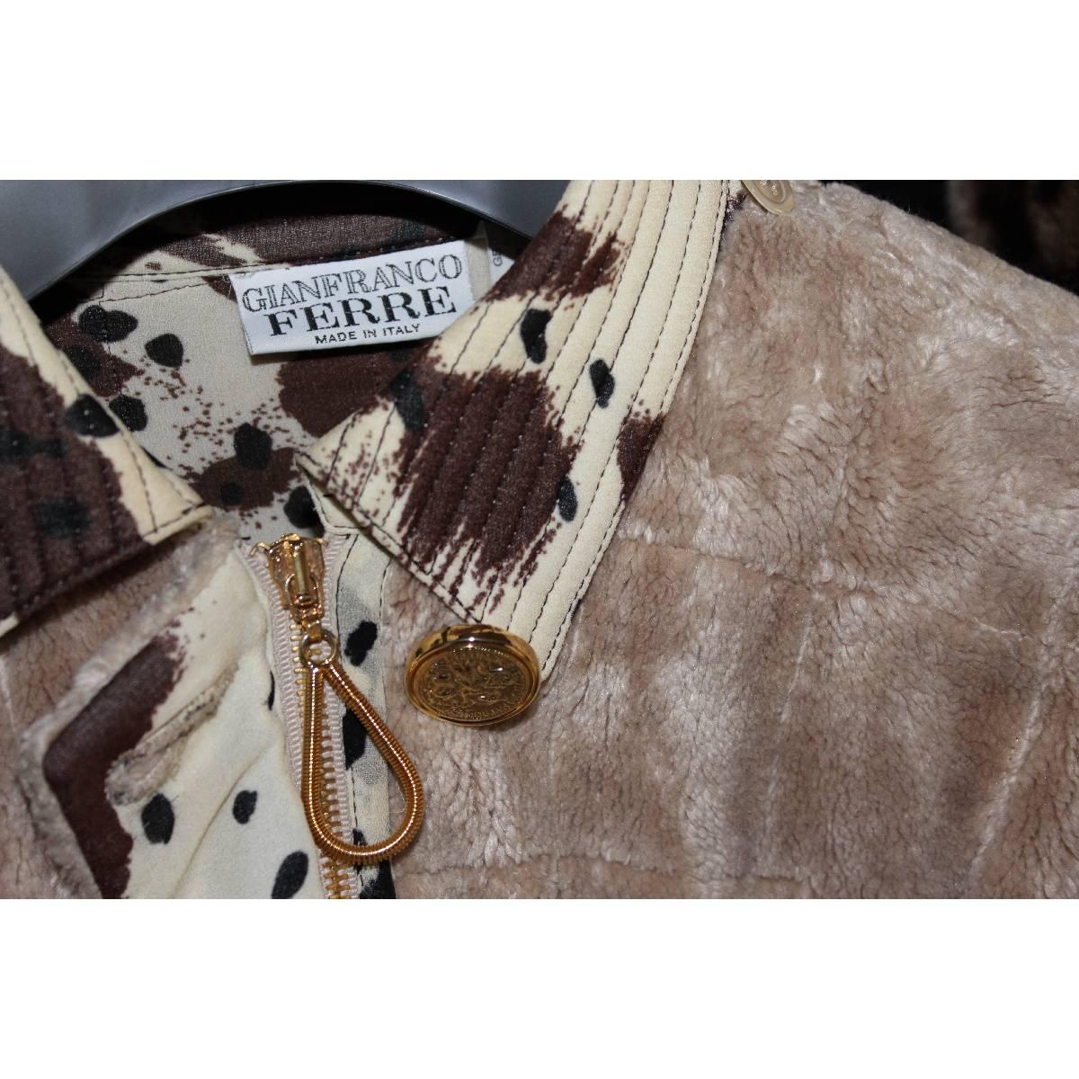 Women's Gianfranco Ferre vintage faux fur beige jacket with detachable hood  For Sale