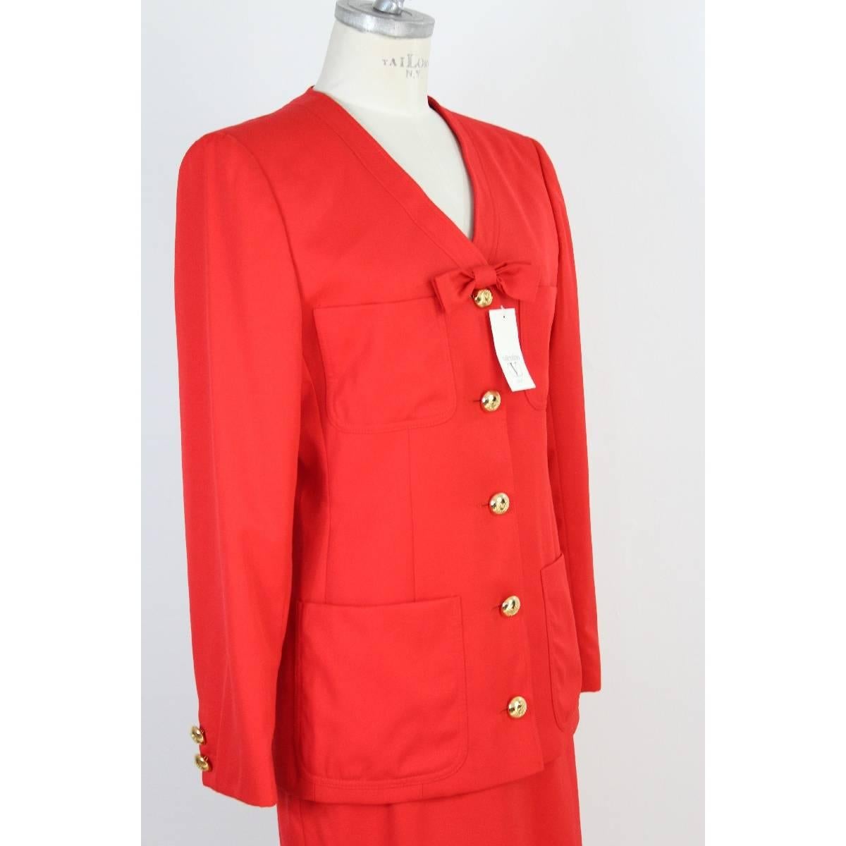 Valentino Classic Red Wool Italian Skirt Suit, 1990s In New Condition In Brindisi, IT