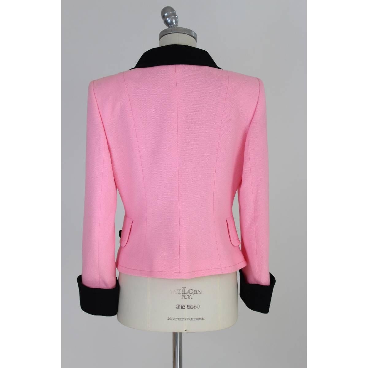 Mario Borsato Couture vintage blazer jacket. Pink with black neck and cuffs. Wool 80% and 20% nylon, made in italy size 44. New with tag

Size 42 It 8 Us 10 Uk

Shoulders: 44 cm
Chest / Bust: 49 cm
Sleeves: 60 cm
Length: 62 cm

Color: pink and