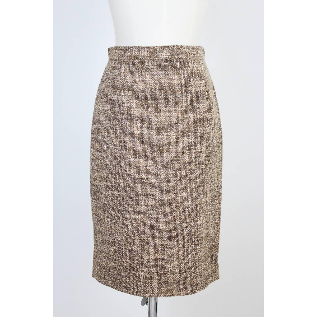 Valentino Boucle Beige Brown Wool Italian Skirt Suit, 1990s In New Condition For Sale In Brindisi, IT