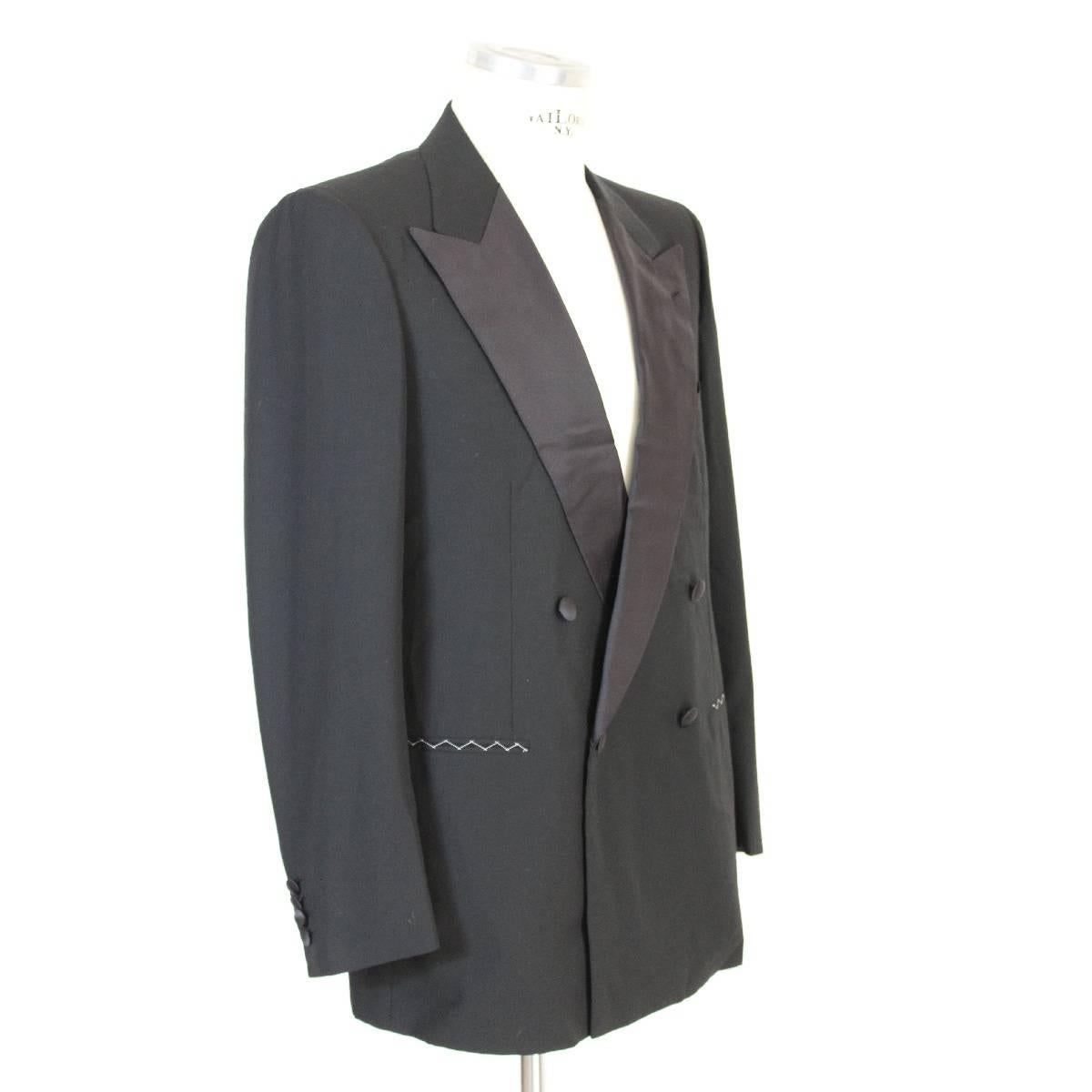 Black Brioni vintage men’s black wool and Satin Double-breasted smoking jacket  