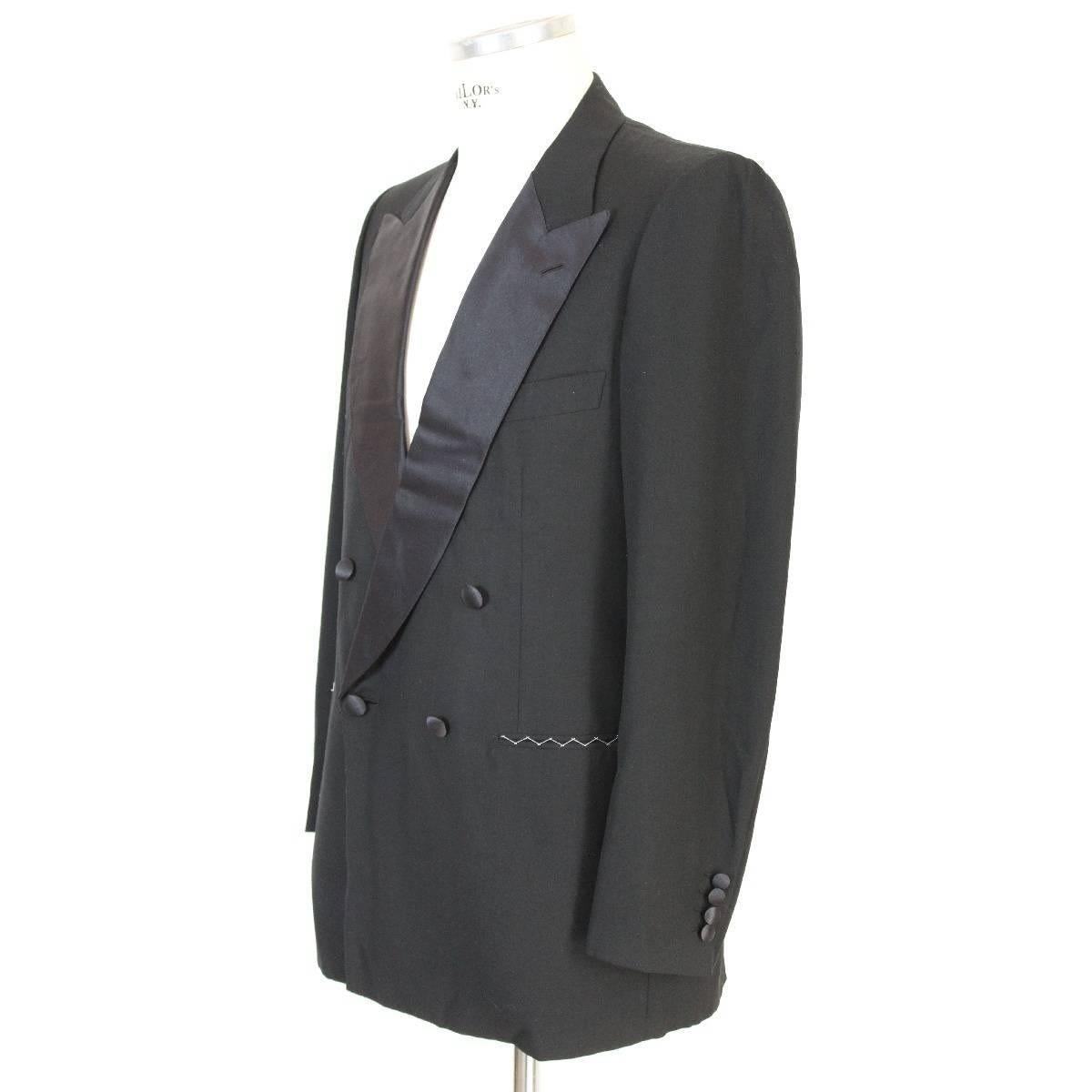 Brioni vintage men’s black wool and Satin Double-breasted smoking jacket   In New Condition In Brindisi, IT