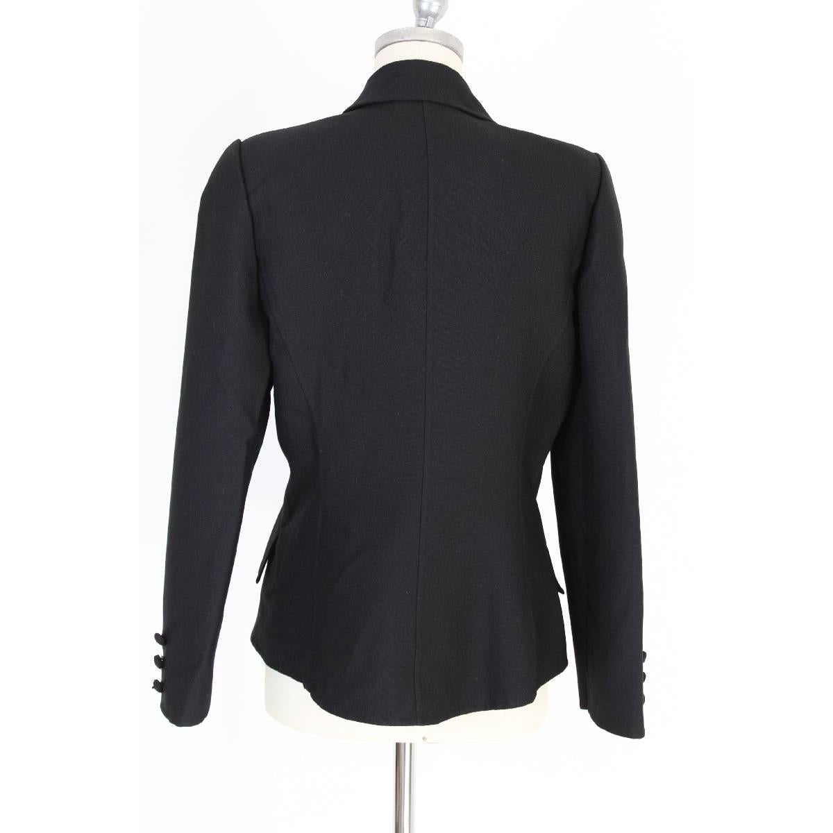 Mila Schon vintage black embroidered jacket women’s. Black color in 100% wool composition. Beautiful embroidery on the reverse of the jacket. Made in italy, new with label

Size 44 It 10 Us 12 Uk

Shoulder: 44 cm
Bust / chest: 52 cm
Sleeve: 60