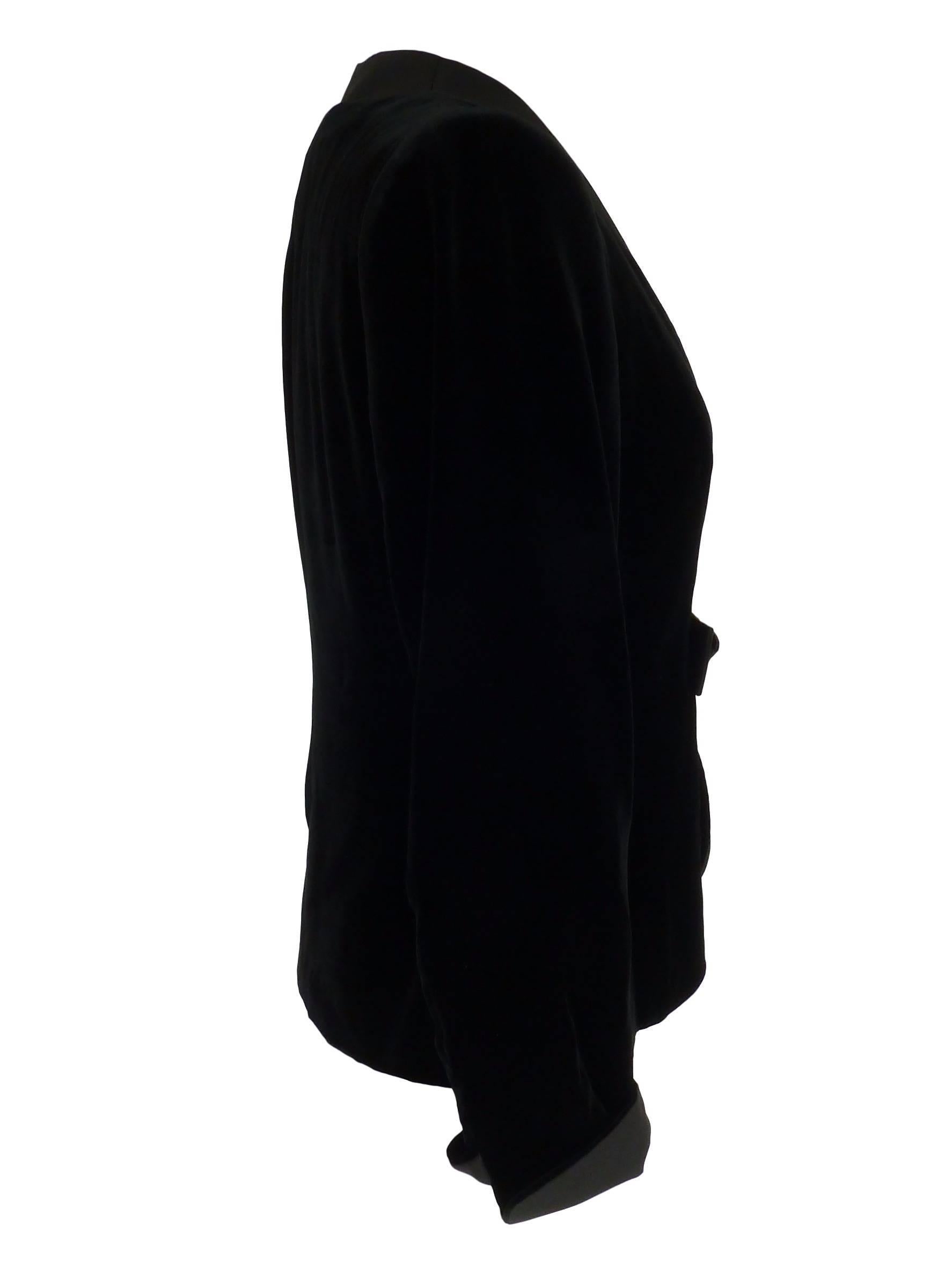 Black Luisa Spagnoli 1990s silk jacket women's black size 44 brooch swarovski gems For Sale