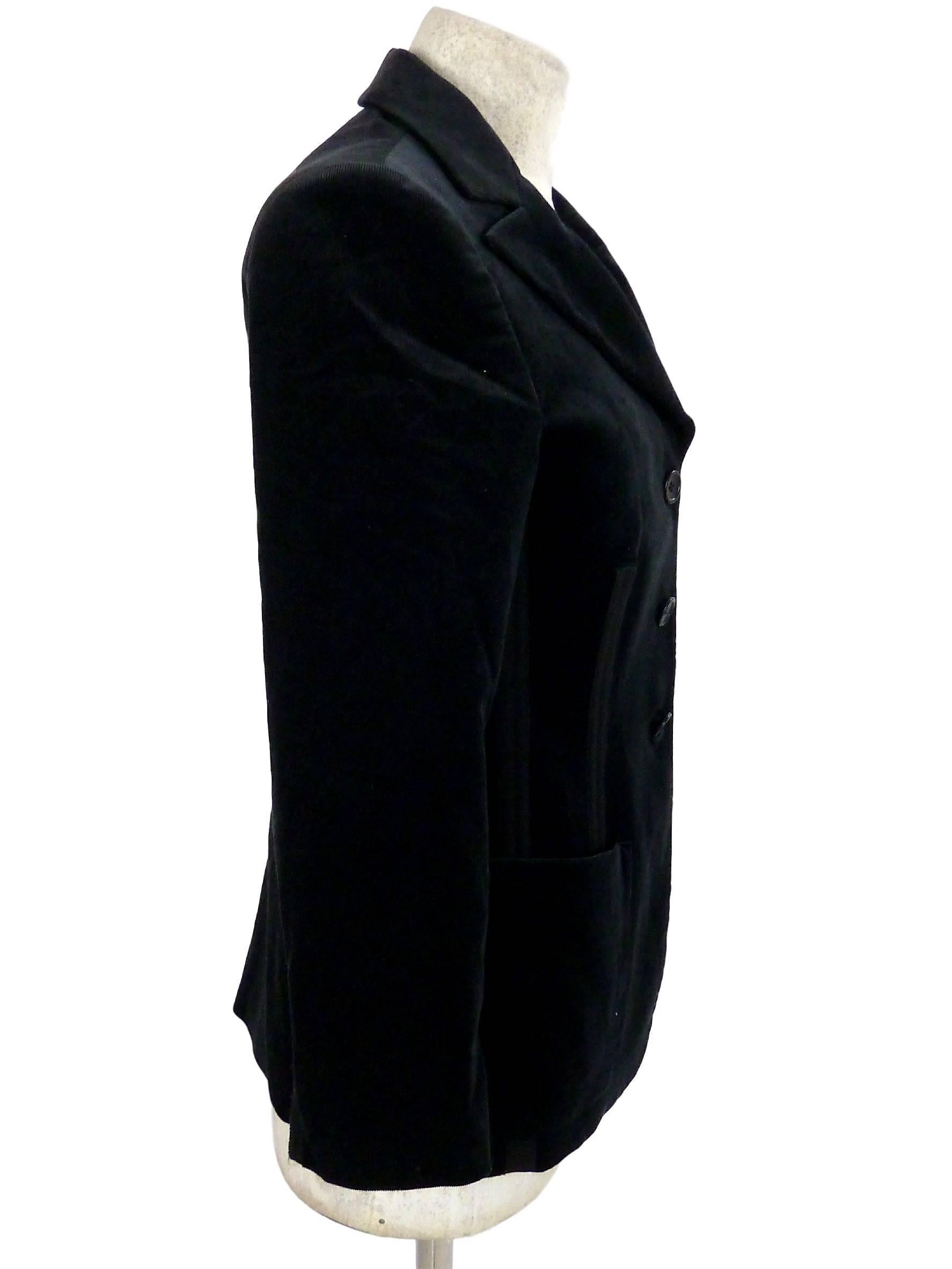Armani Collezioni 1990s – Women's classic black velvet blazer jacket – With rear zip from shoulder blades to bottom of garment – Buttons on front. 

Size 42 (Italy) = 36 (Germany & Netherlands) = 38 (France).

Shoulder: 42 cm. 
Armpit to armpit: