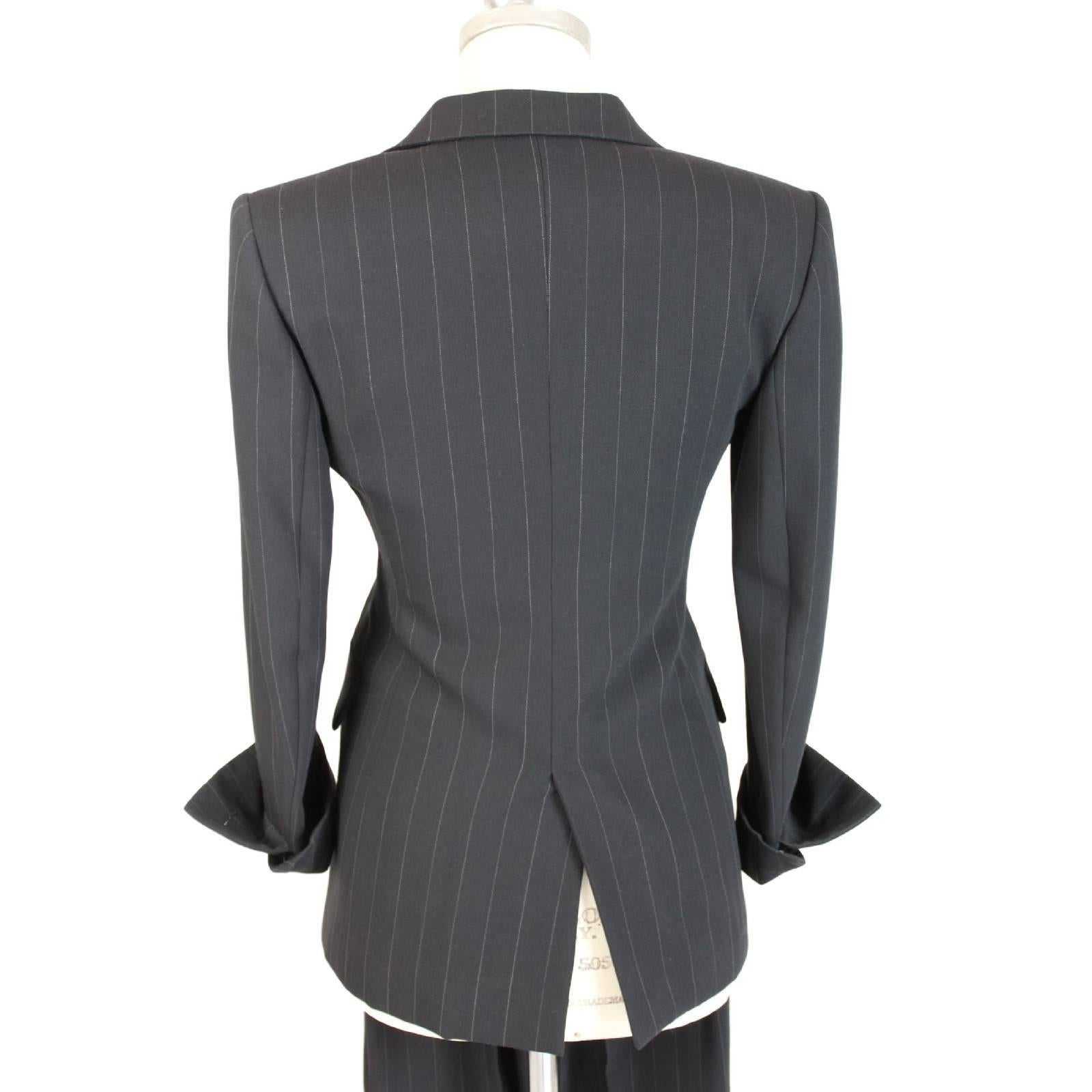 1990s Prada Gray Pinstripe Wool Jacket Suit Pants Size 40 Made Italy Women's  In Excellent Condition For Sale In Brindisi, IT