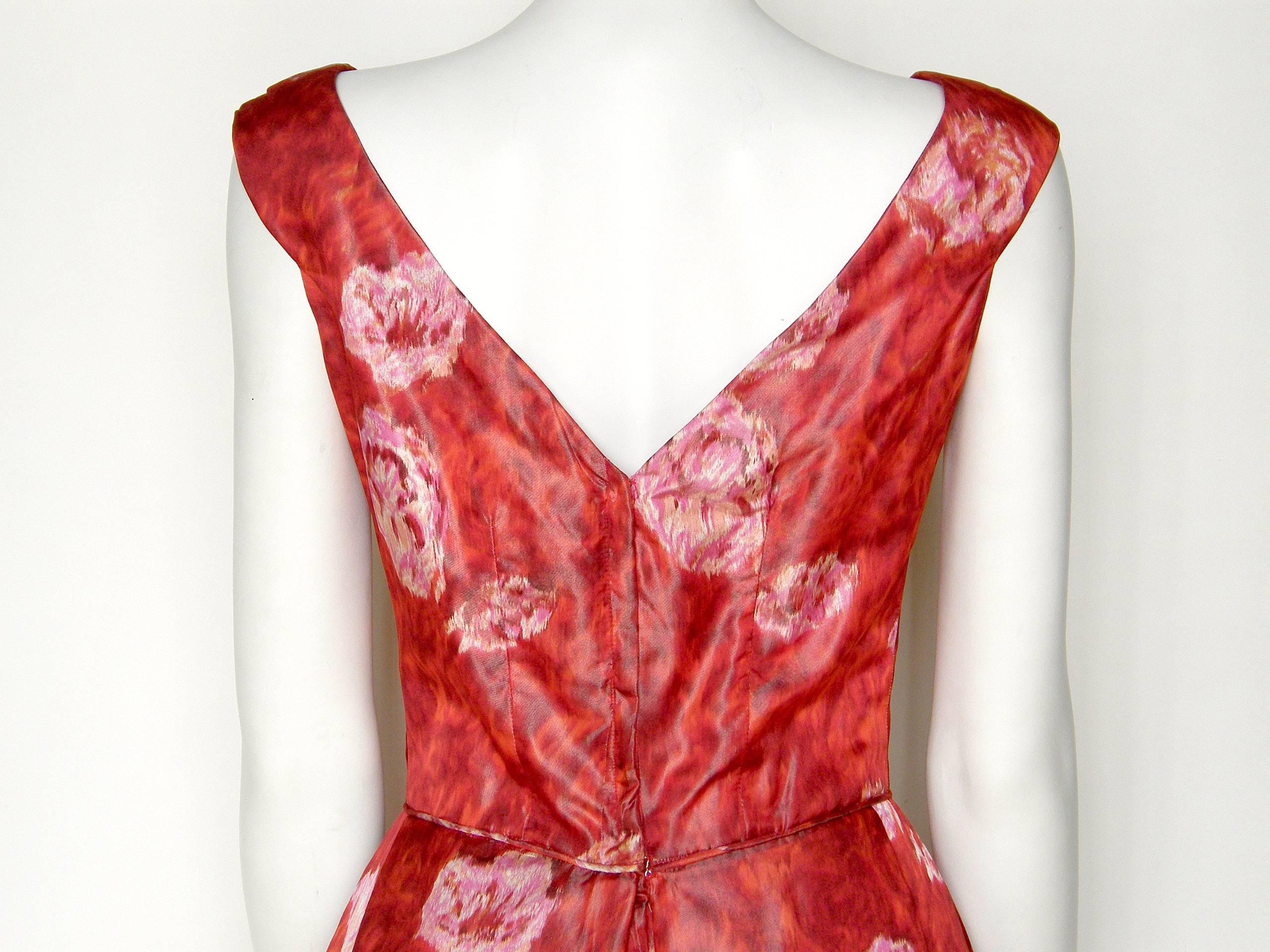 Silk Cocktail Dress Sleeveless with Red Roses Print Fabric In Good Condition For Sale In Chicago, IL